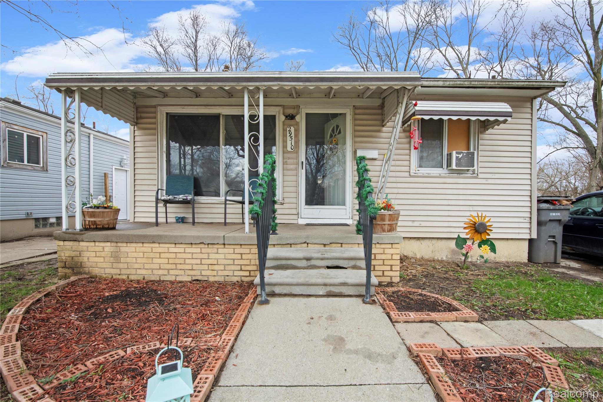 29510 Glenwood Street Property Photo 1