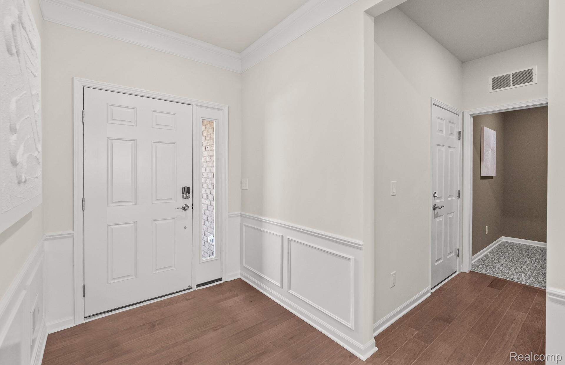 42823 Arbor Drive Property Photo 4