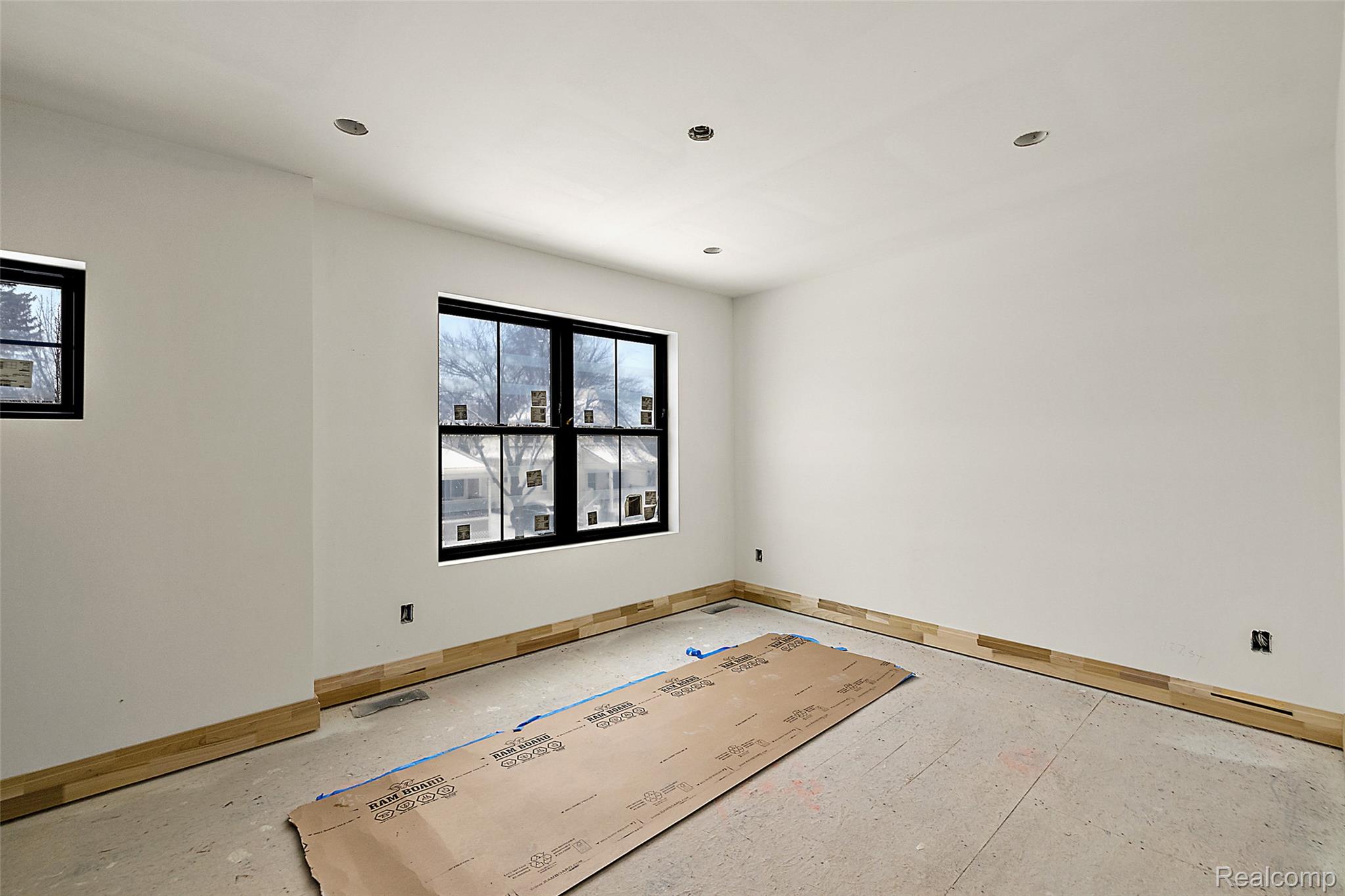 1368 Bennaville Avenue Property Photo 32