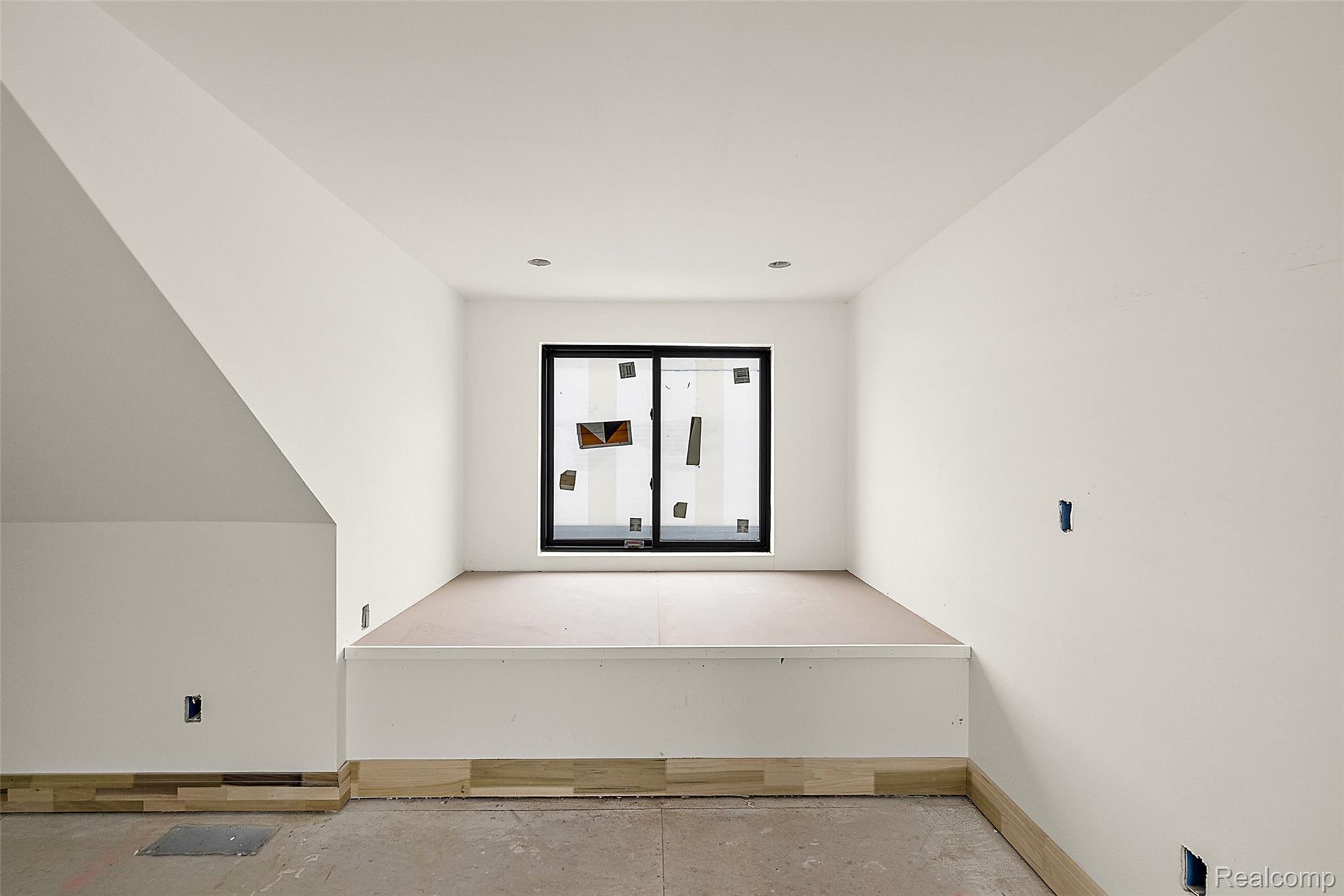 1368 Bennaville Avenue Property Photo 36