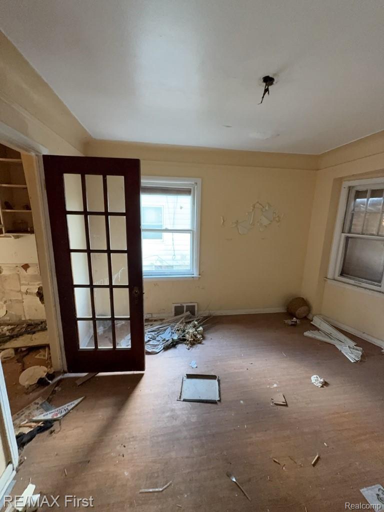 9536 Minock Street Property Photo 5
