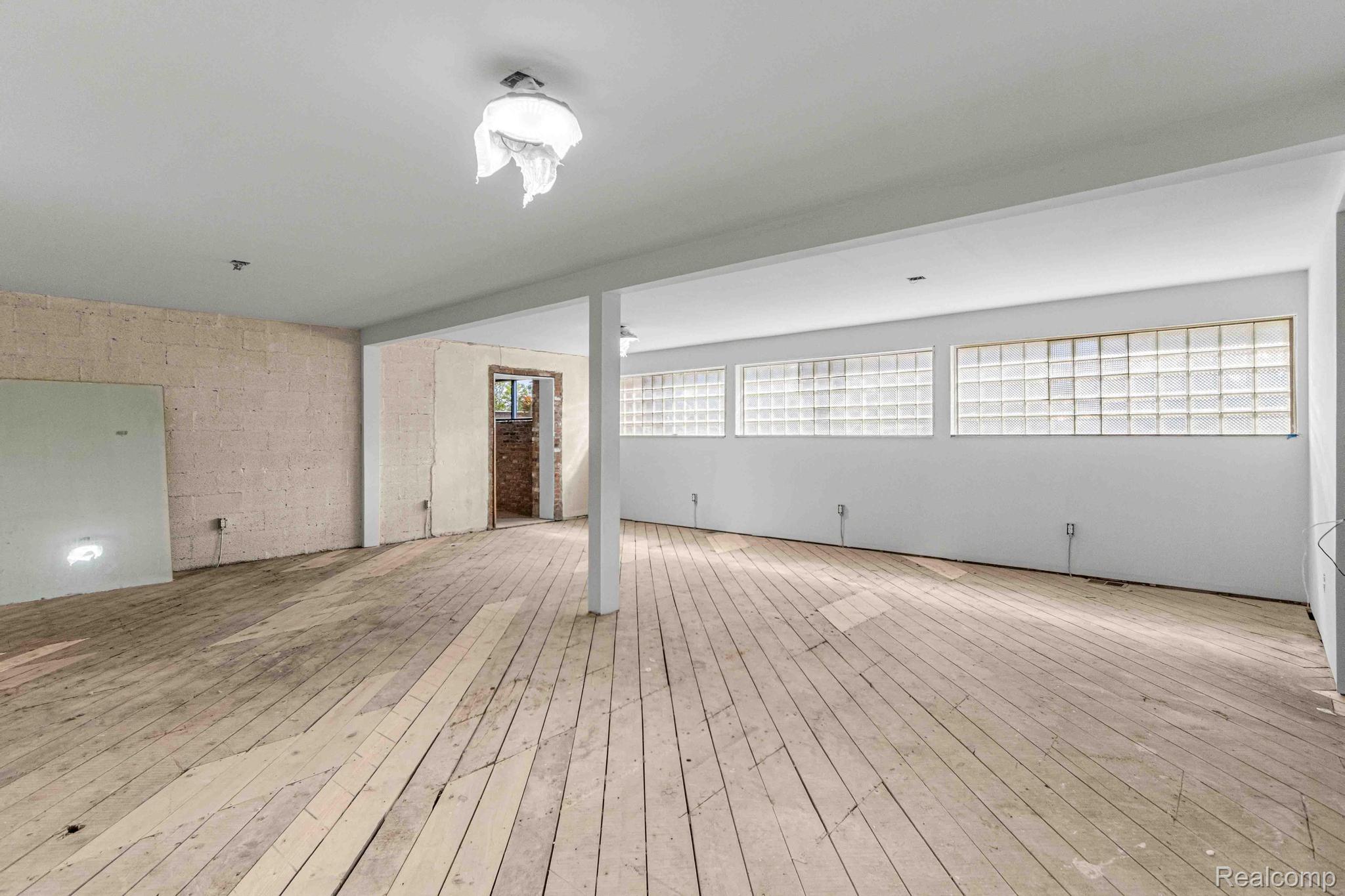 1021 E State Fair Property Photo 21