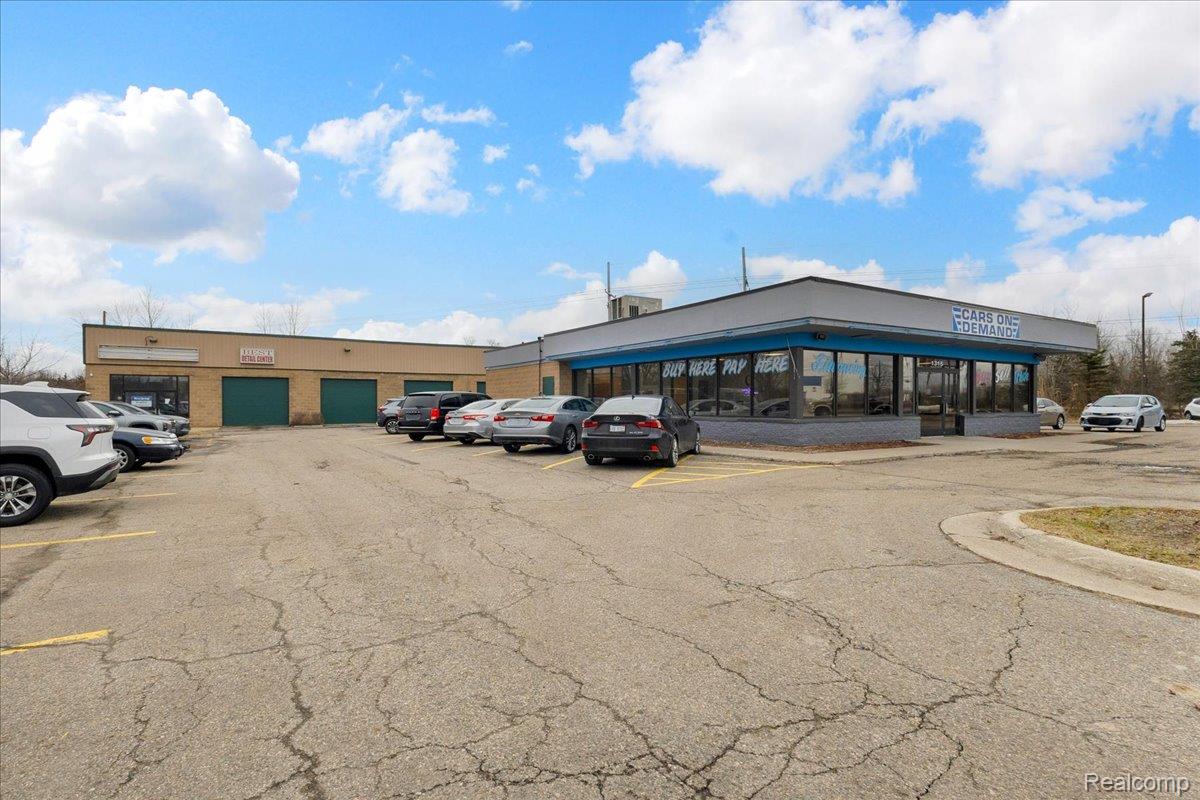 1315 S Waverly Road Property Photo 3