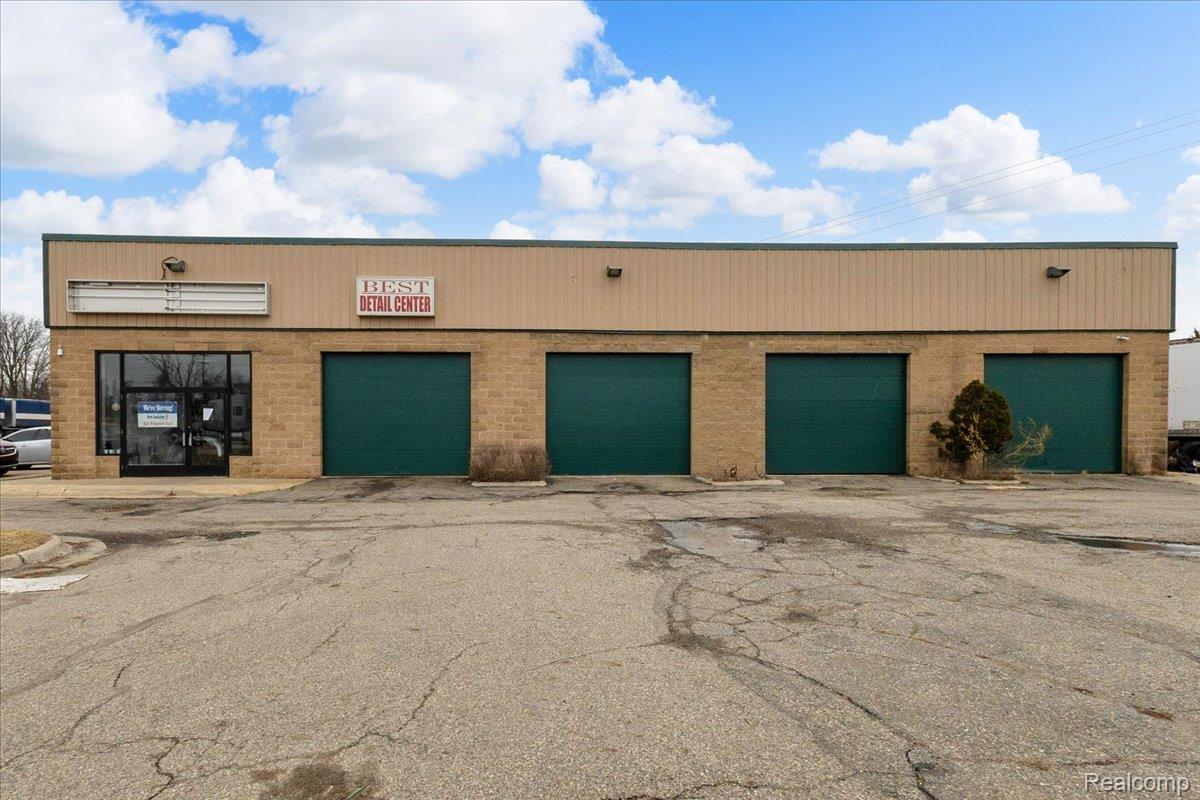 1315 S Waverly Road Property Photo 4