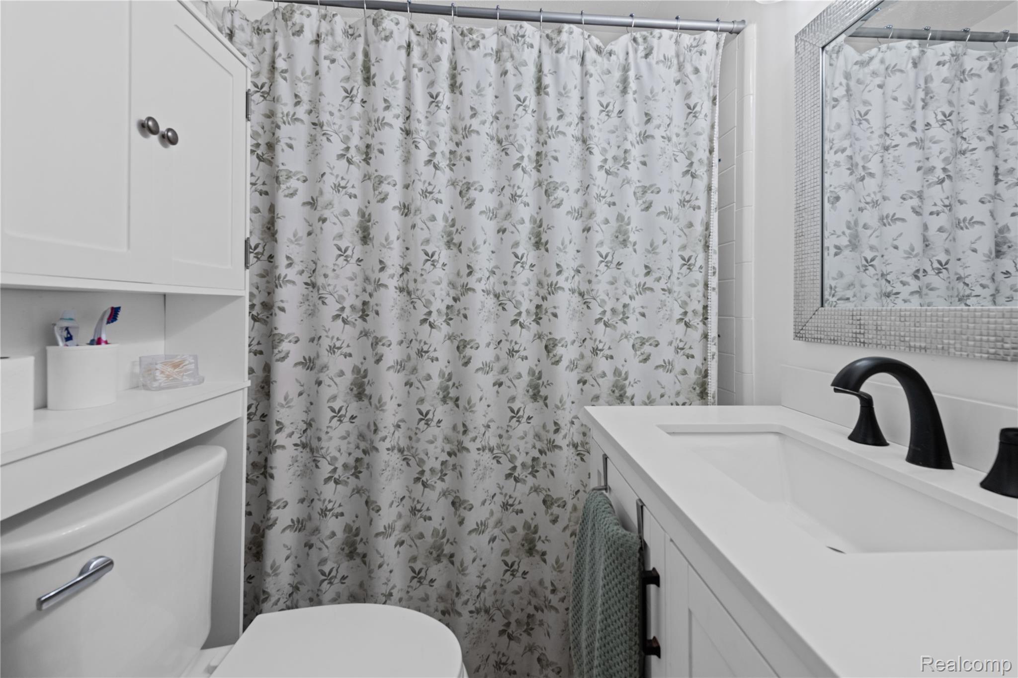 527 E Sunnybrook Drive Property Photo 15