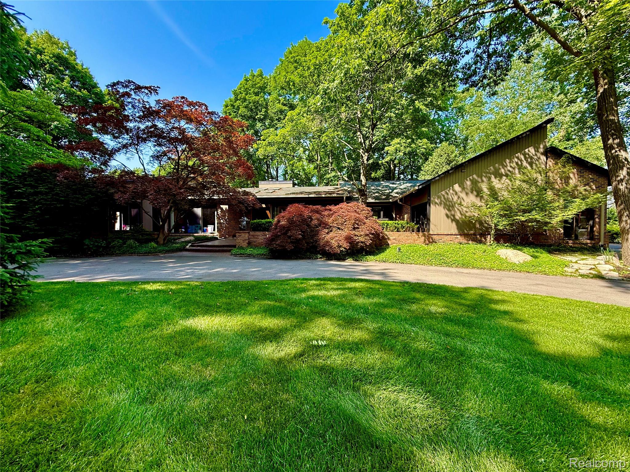 275 Pine Ridge Drive Property Photo 1