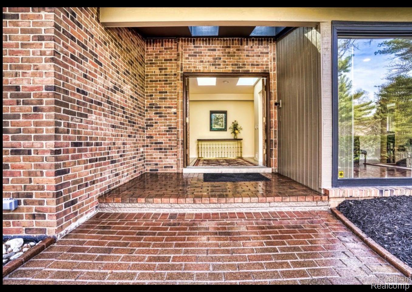 275 Pine Ridge Drive Property Photo 5