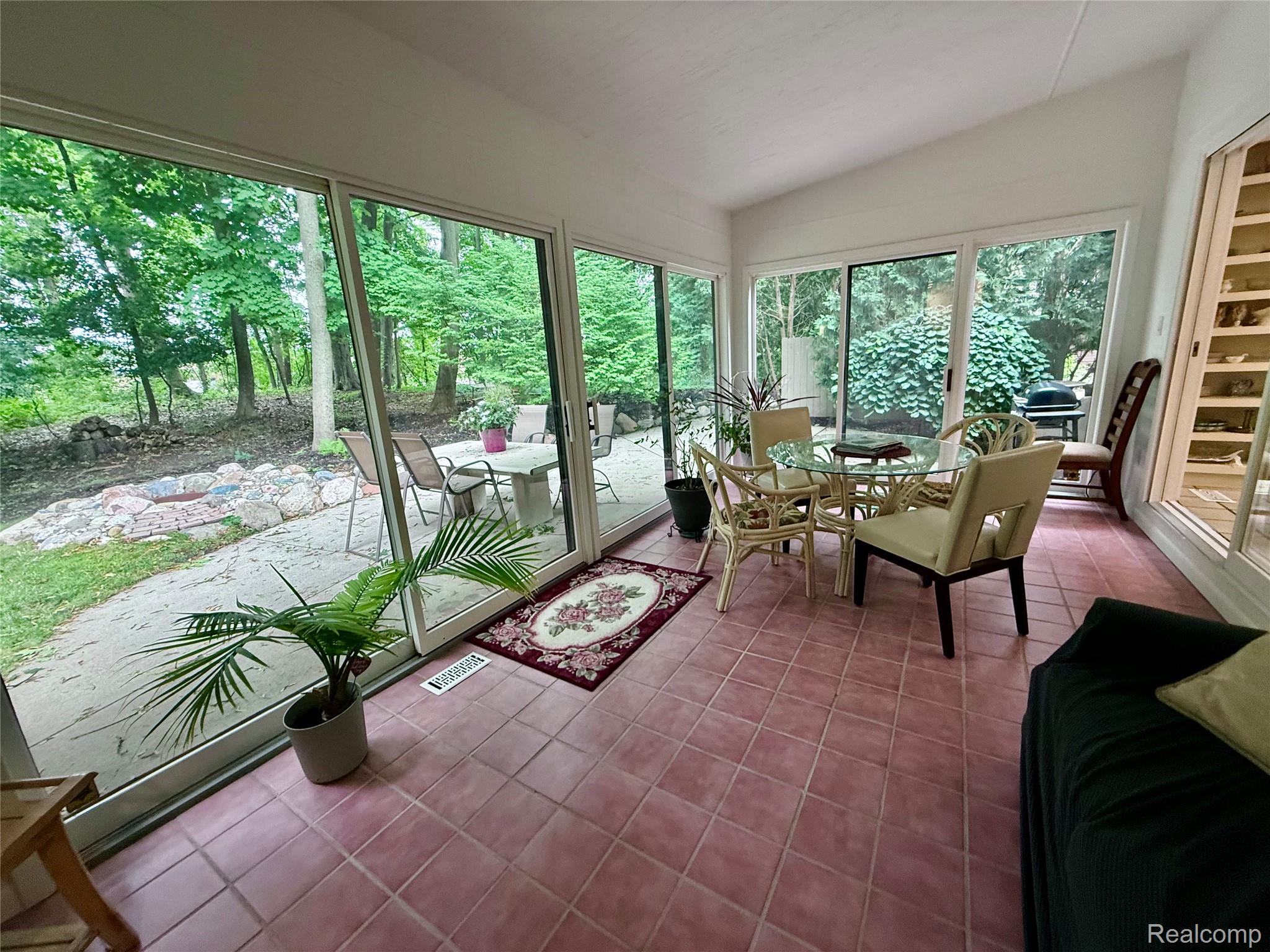 275 Pine Ridge Drive Property Photo 13