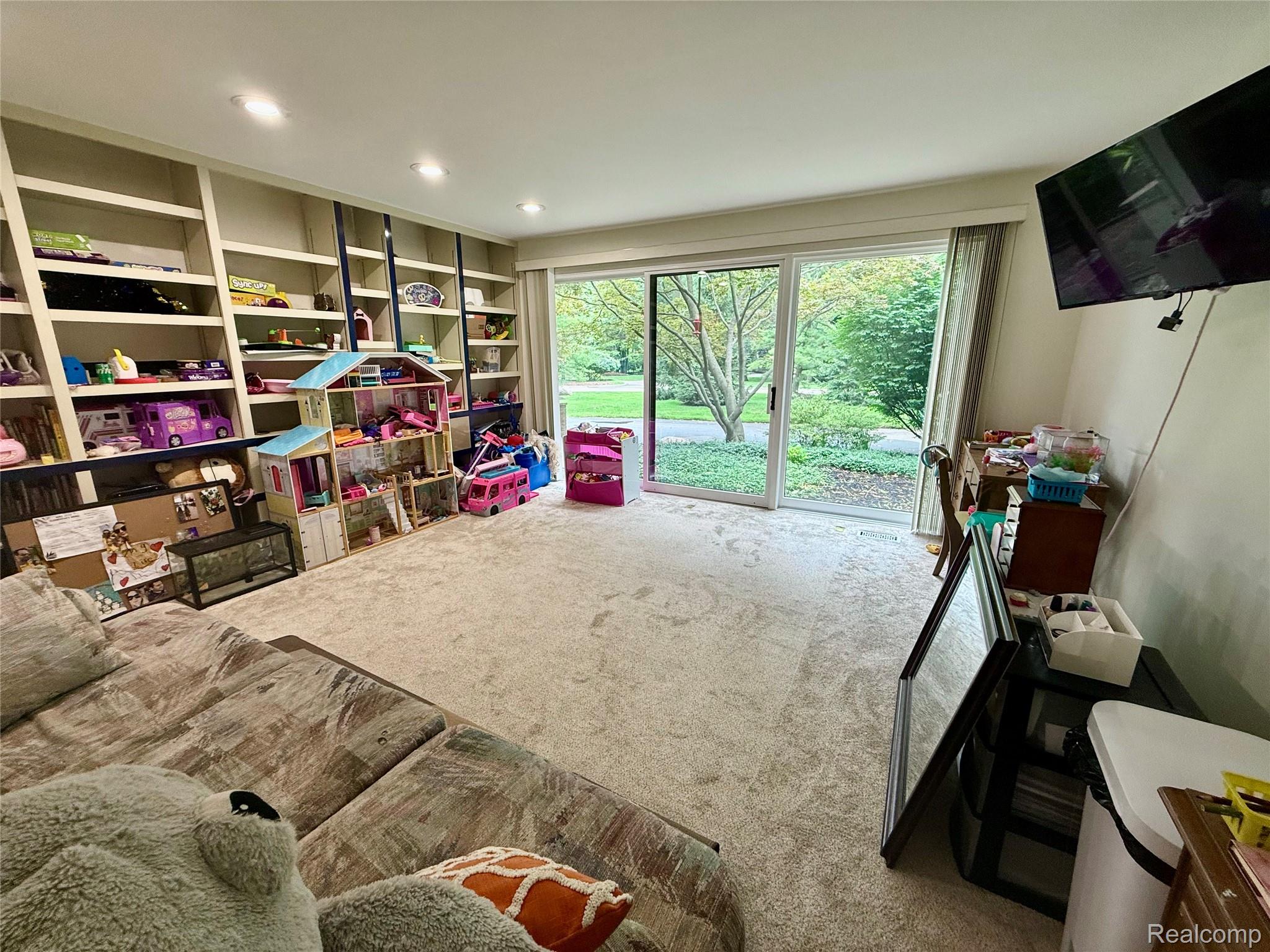 275 Pine Ridge Drive Property Photo 18