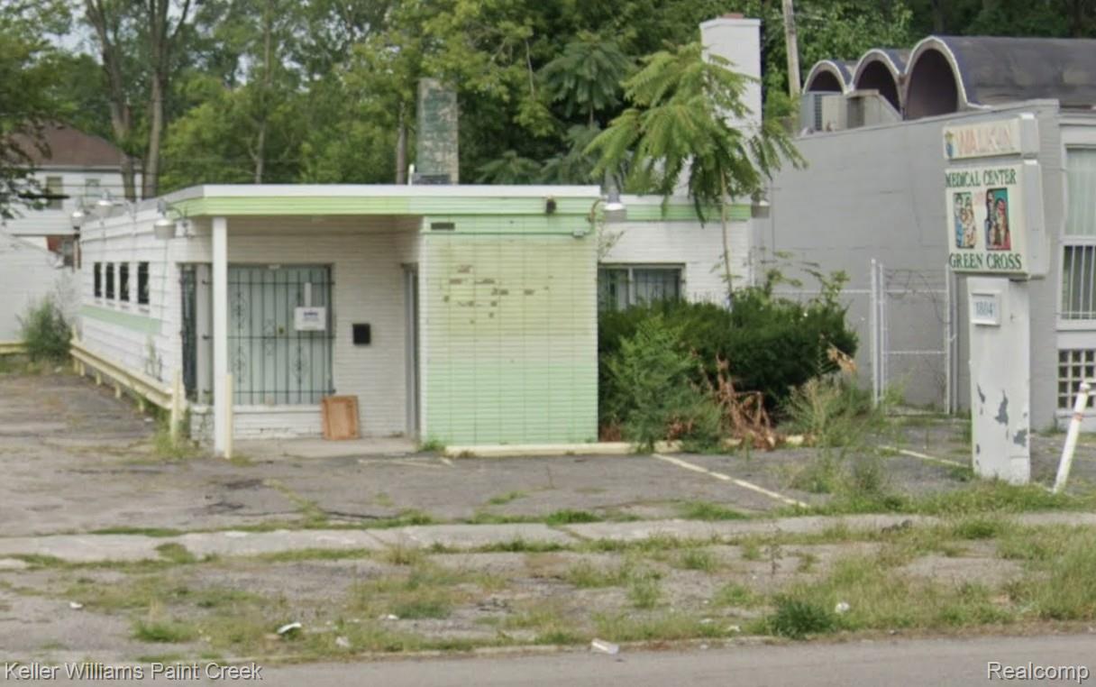 18041 Greenfield Road Property Photo 2