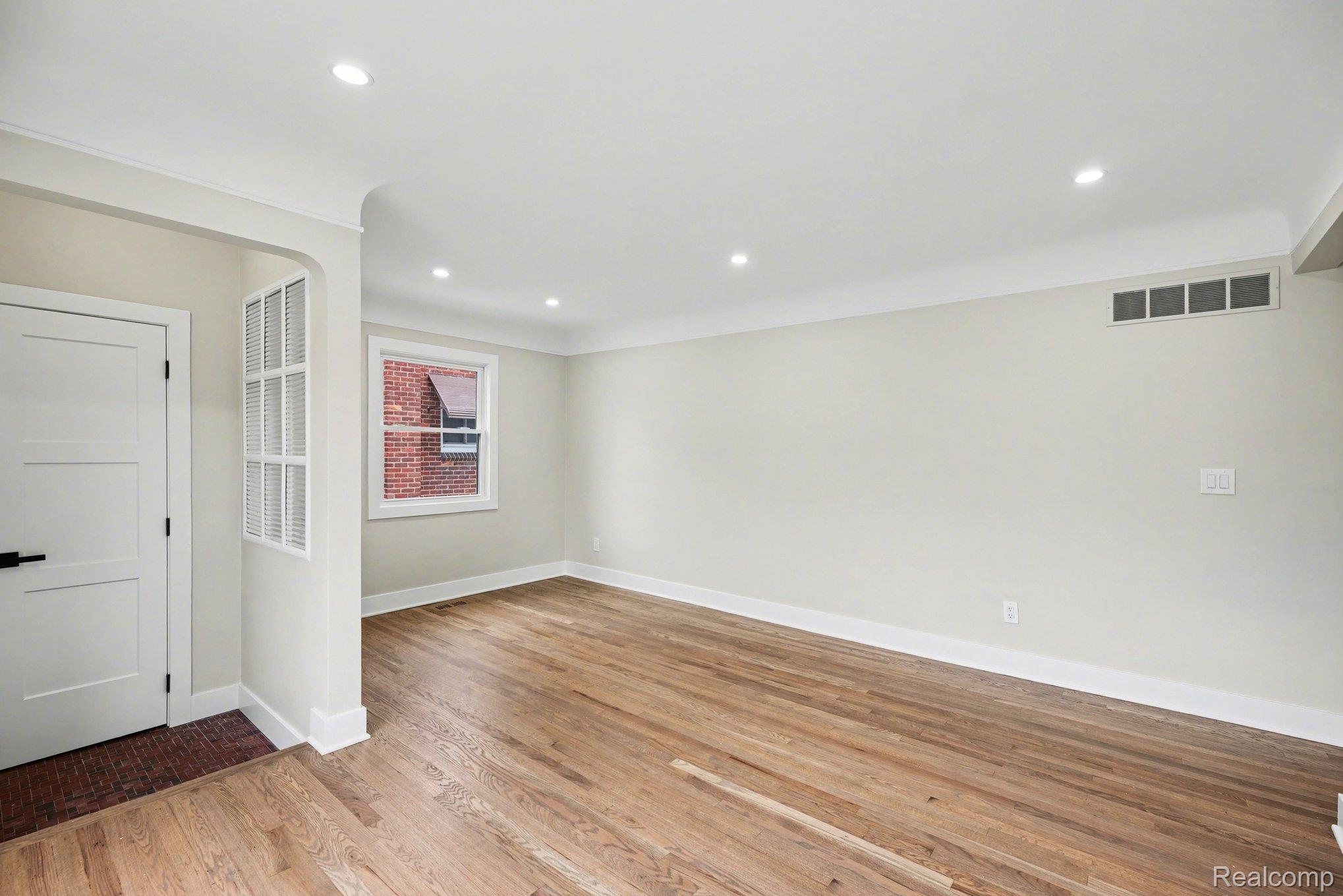 327 Normandy Road Property Photo 5