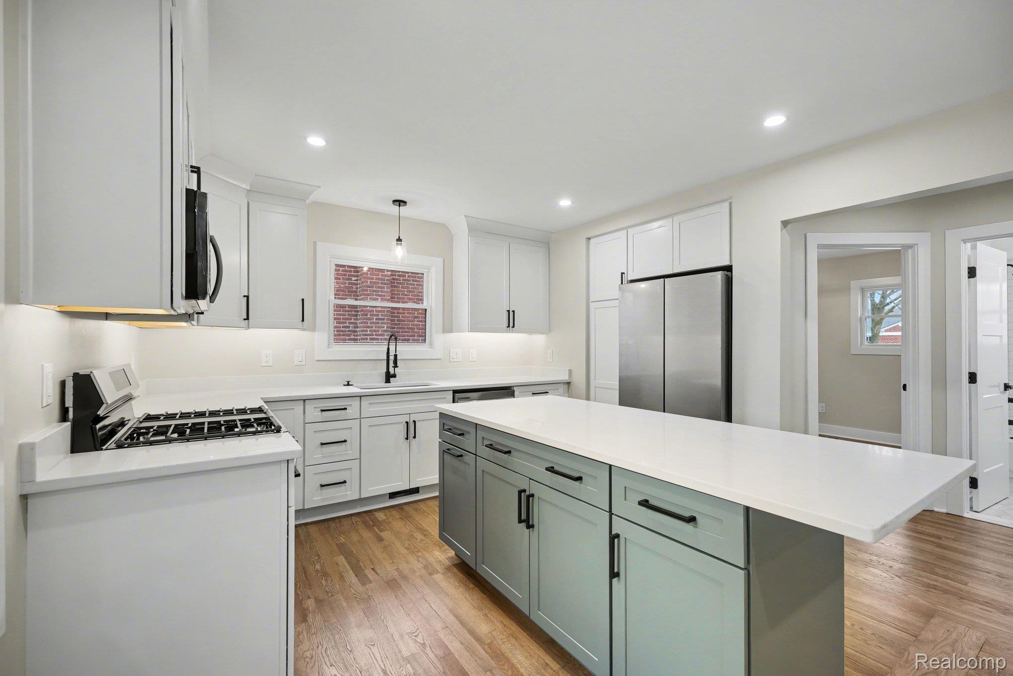 327 Normandy Road Property Photo 11