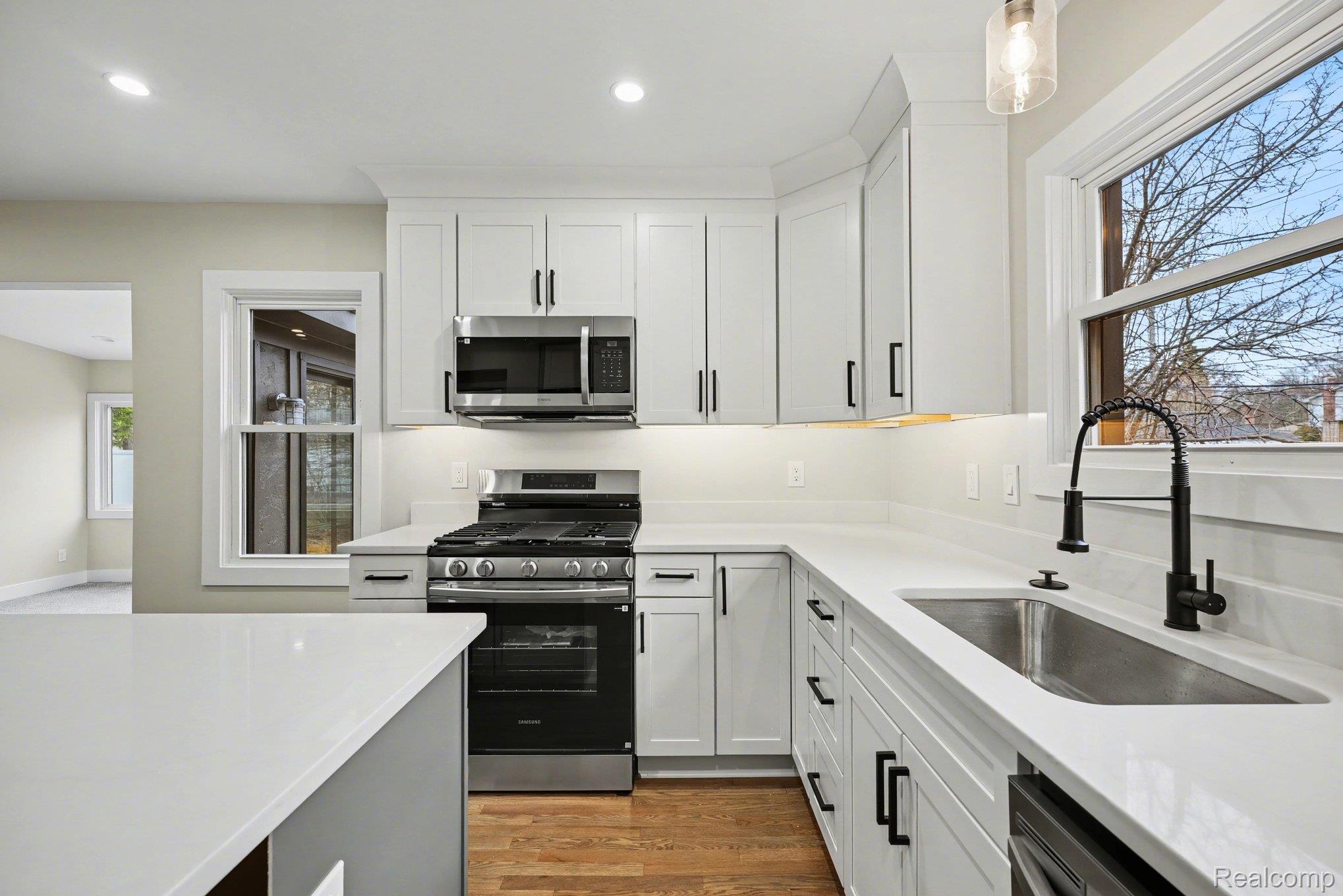 327 Normandy Road Property Photo 13