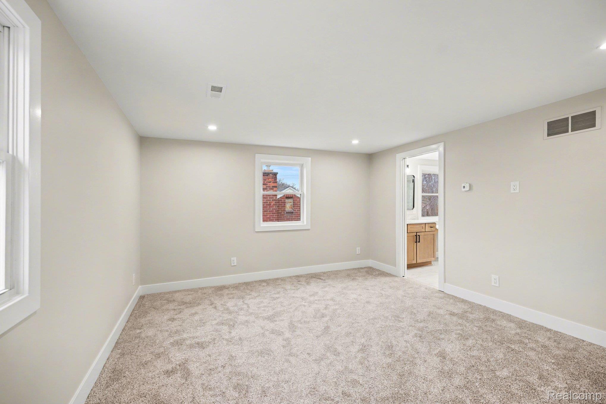327 Normandy Road Property Photo 15