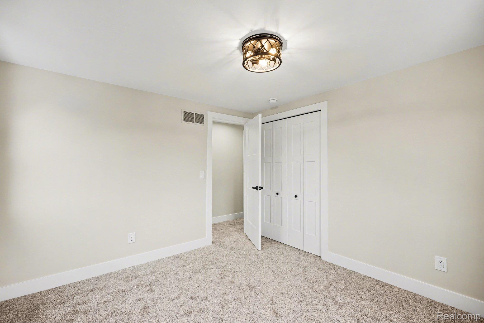 327 Normandy Road Property Photo 22