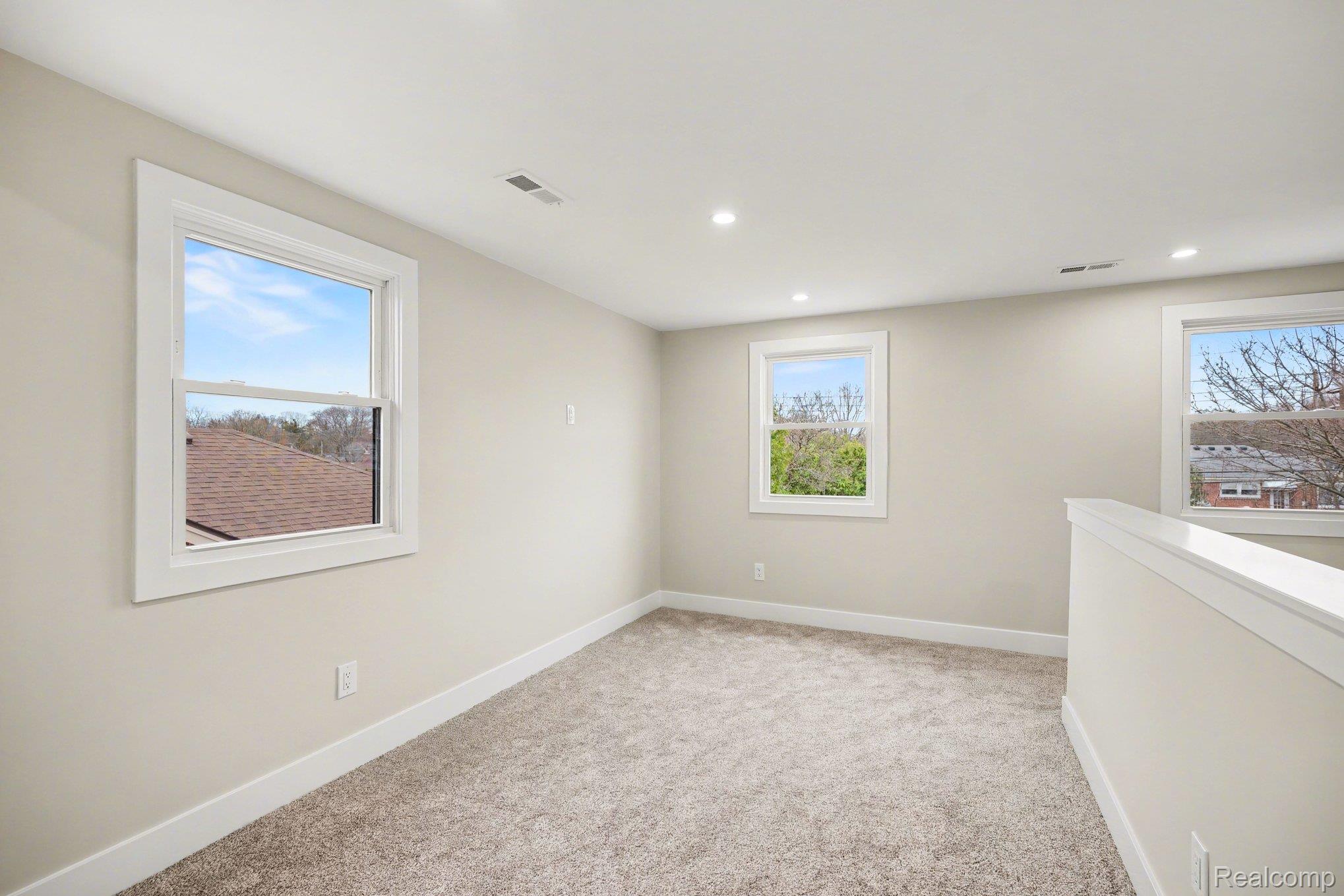 327 Normandy Road Property Photo 29