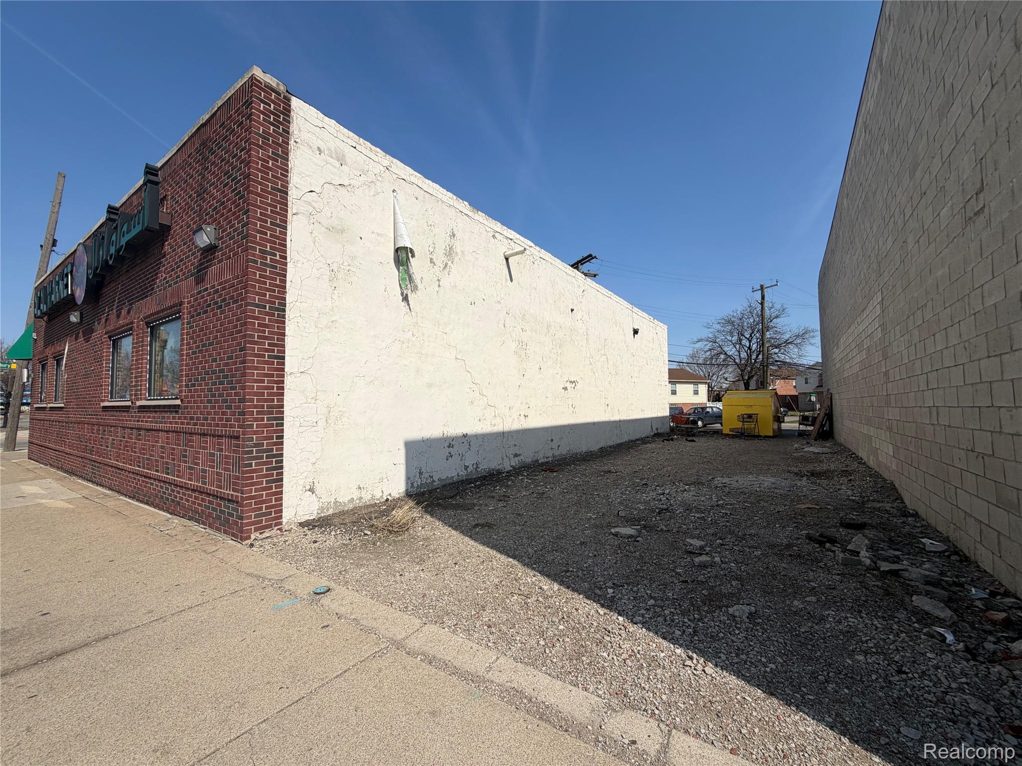 10135 Dix Property Photo 7