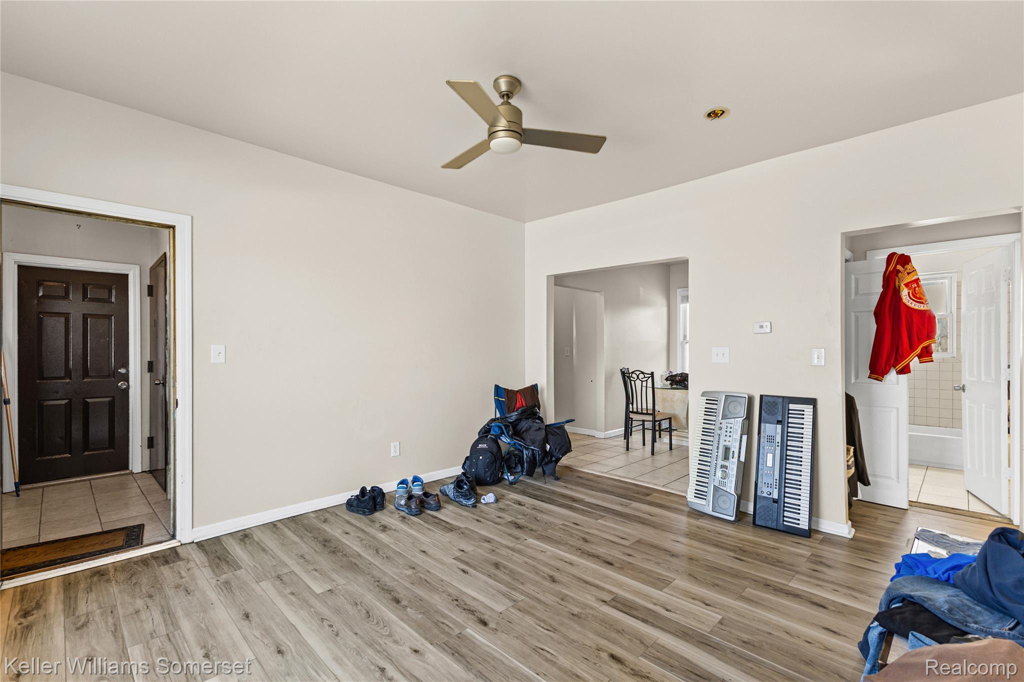 13660 Ohio Street Property Photo 7