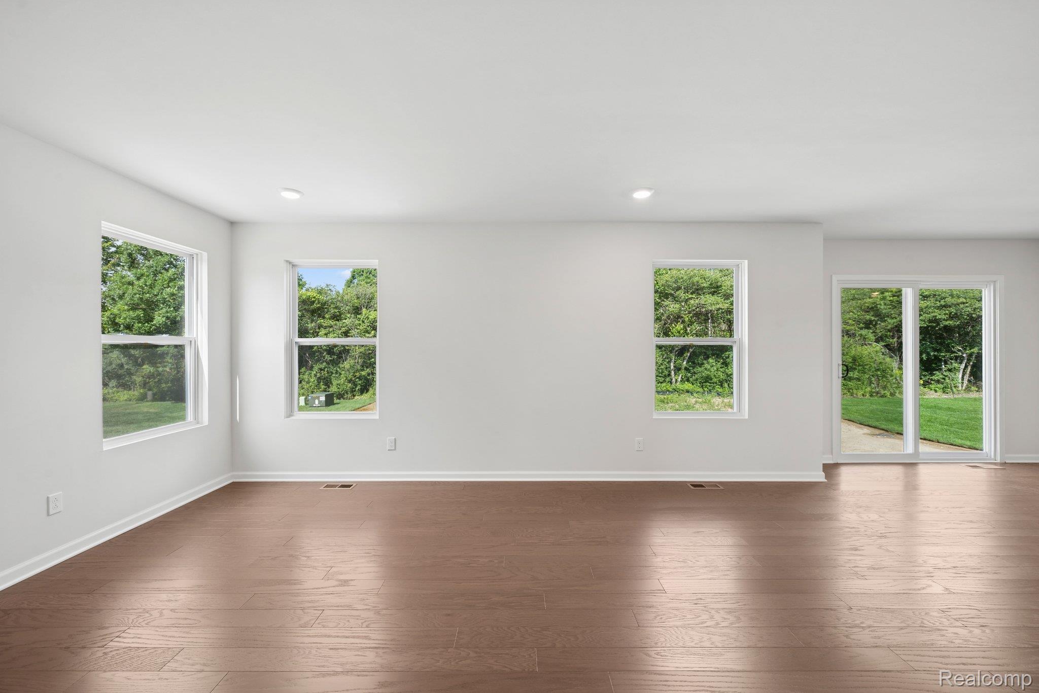 54821 Mockingbird Property Photo 9