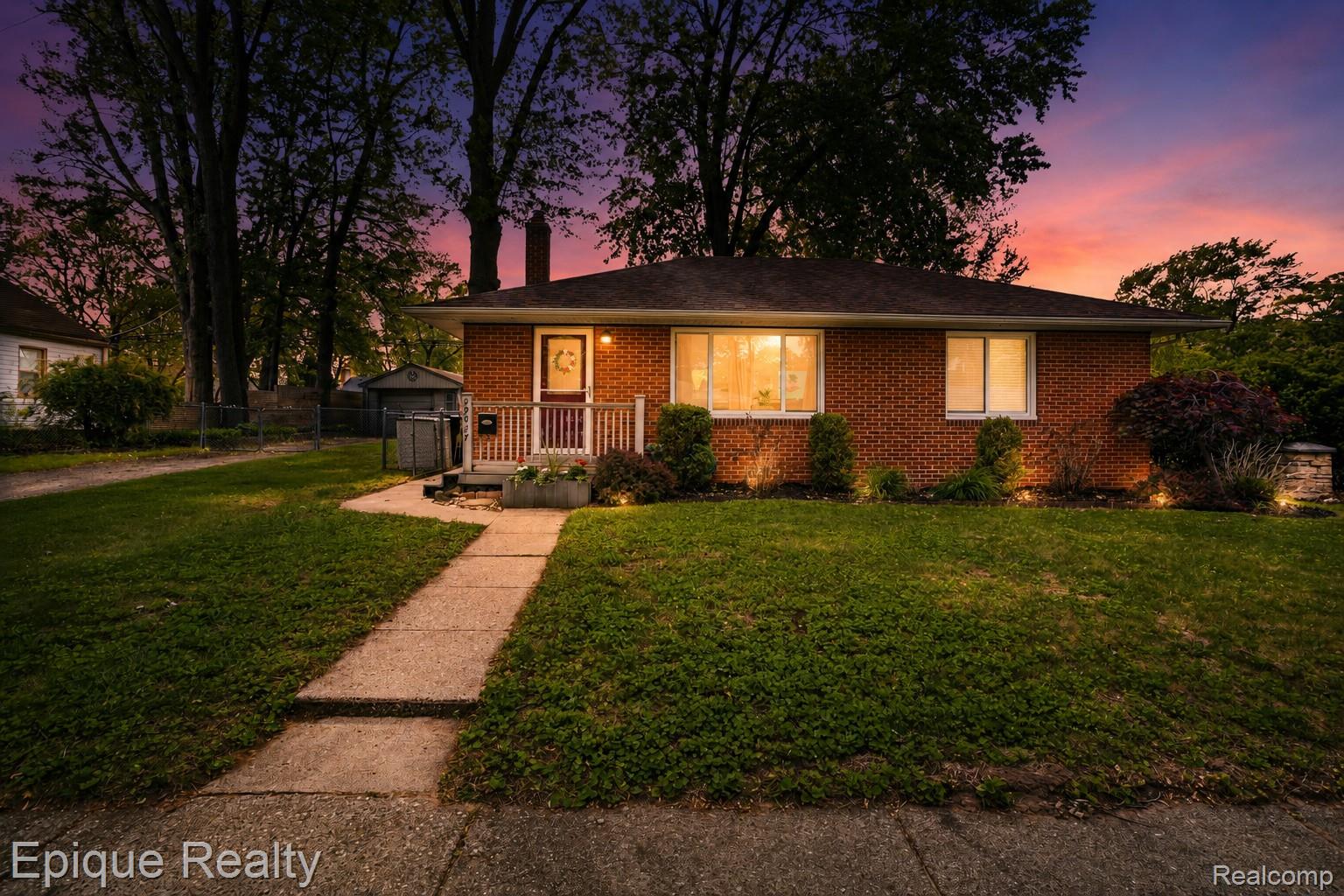 29087 Howard Avenue Property Photo 1