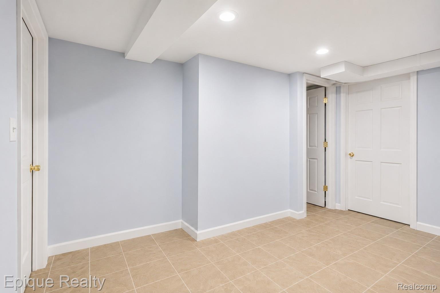 29087 Howard Avenue Property Photo 18