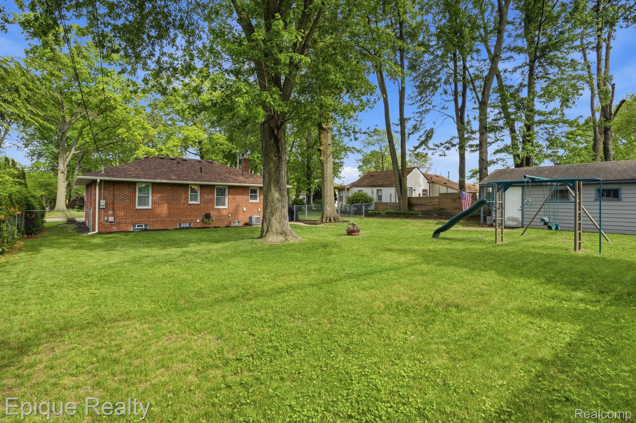 29087 Howard Avenue Property Photo 23