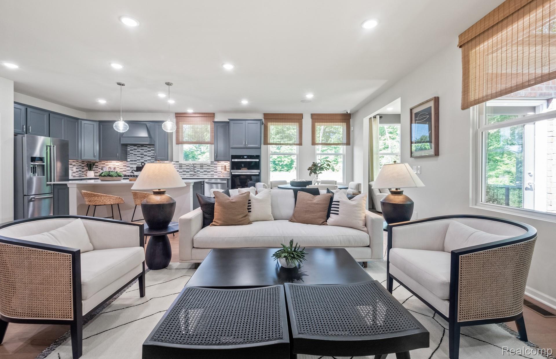 55825 Oak Pointe Drive Property Photo 6