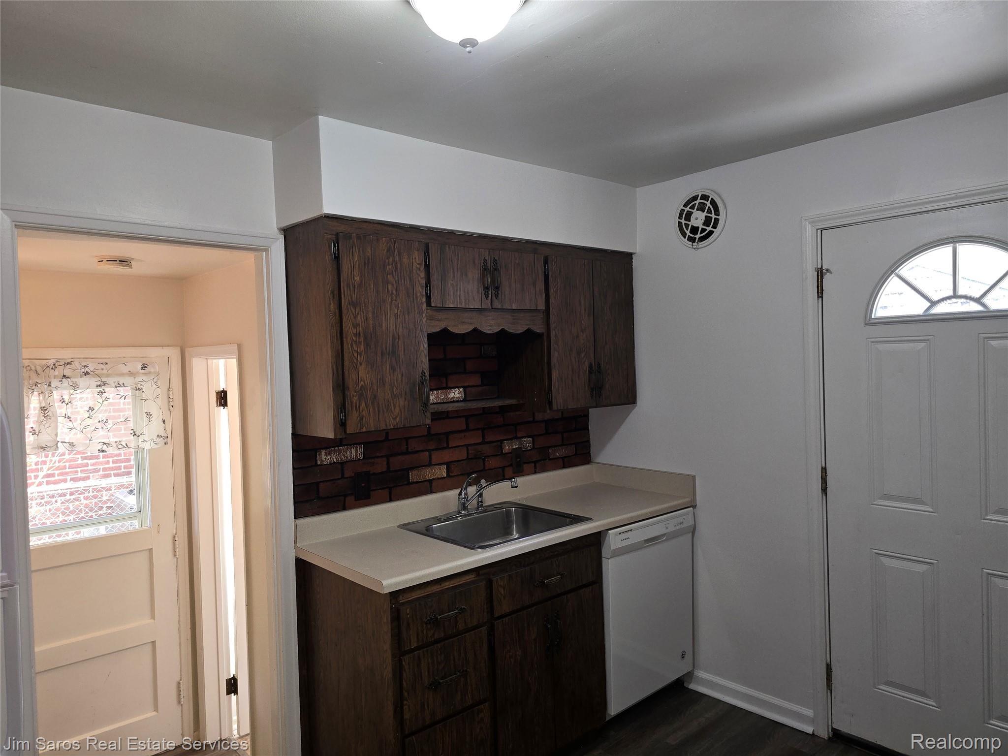 1705 Bournemouth Road Property Photo 6
