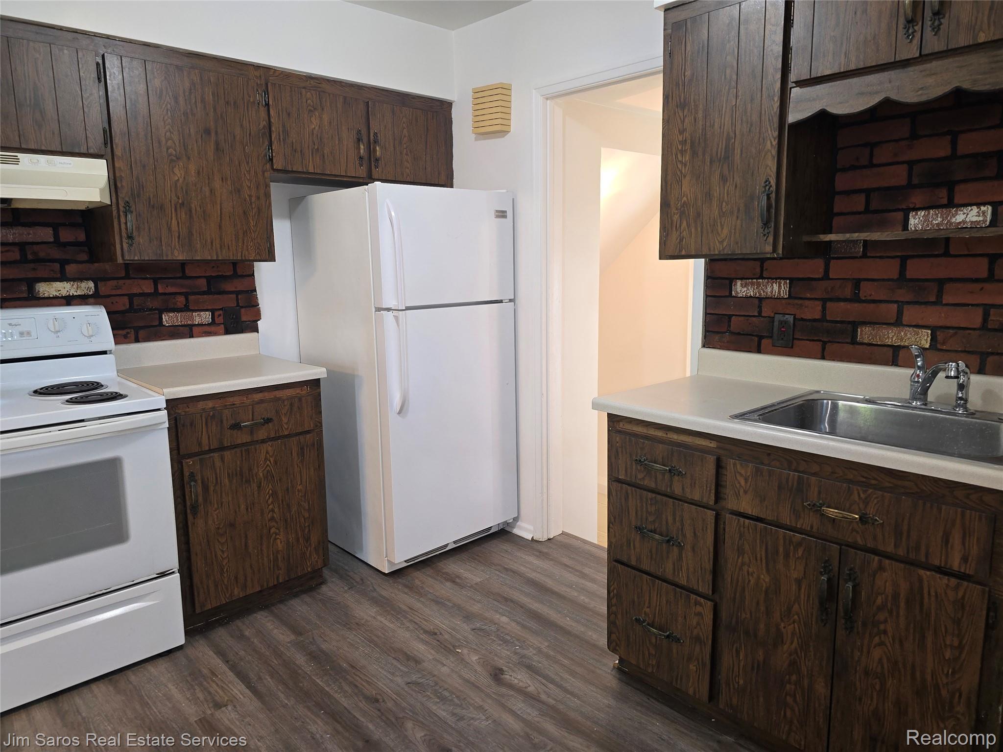 1705 Bournemouth Road Property Photo 7