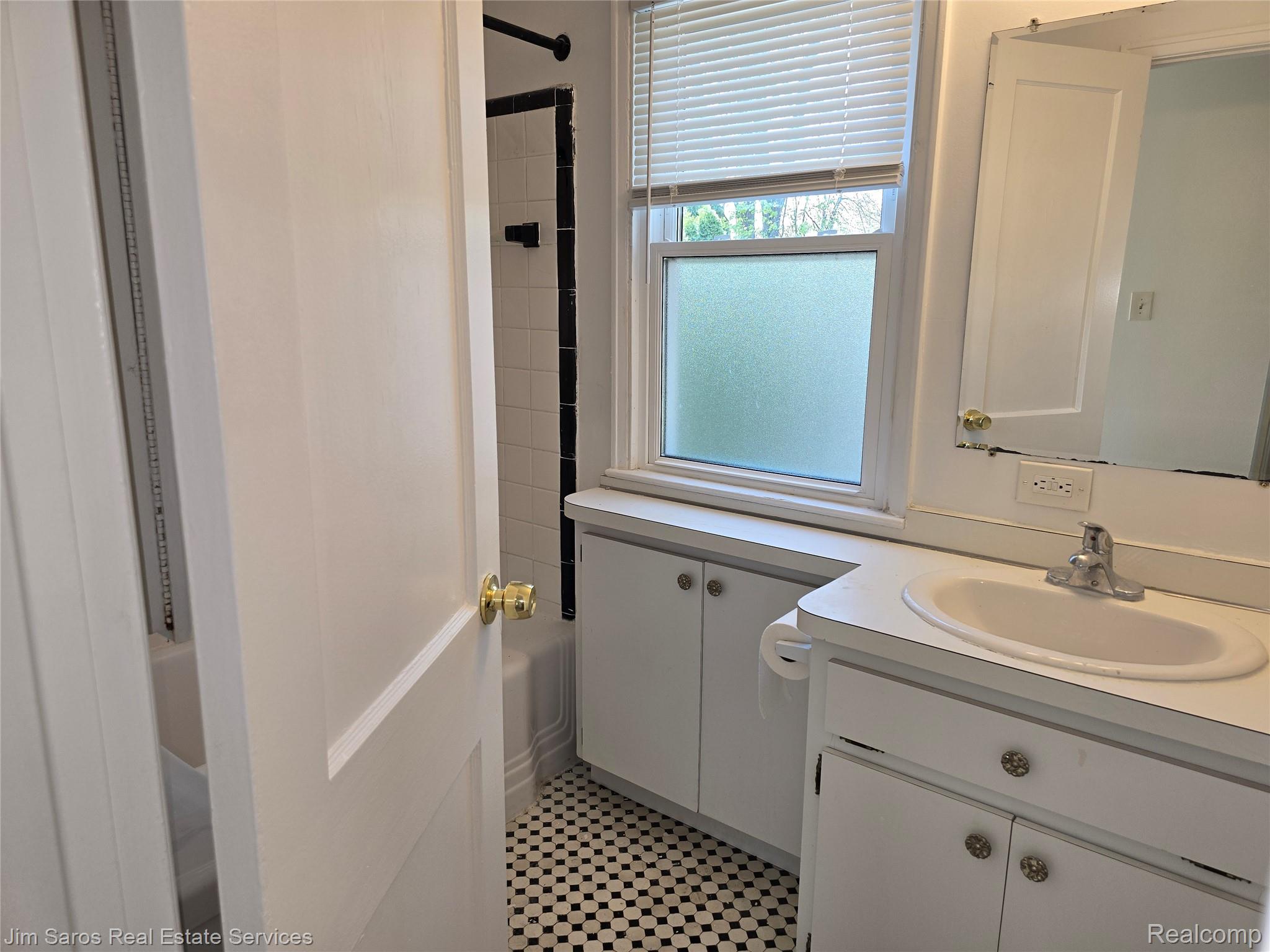1705 Bournemouth Road Property Photo 12