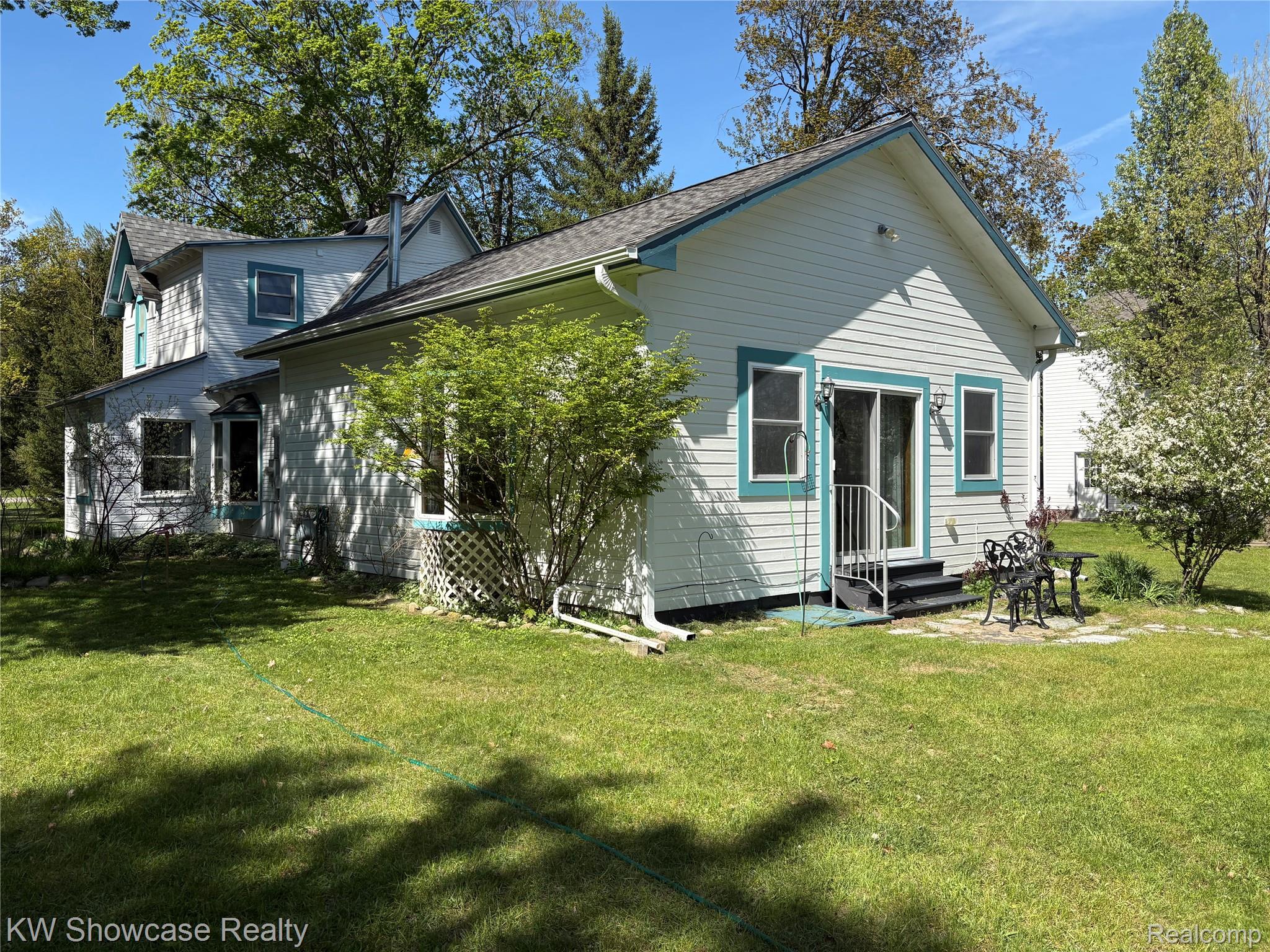 848 State Street Property Photo 3