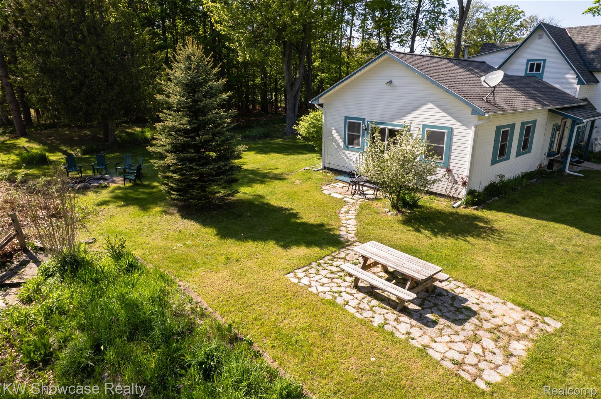848 State Street Property Photo 4