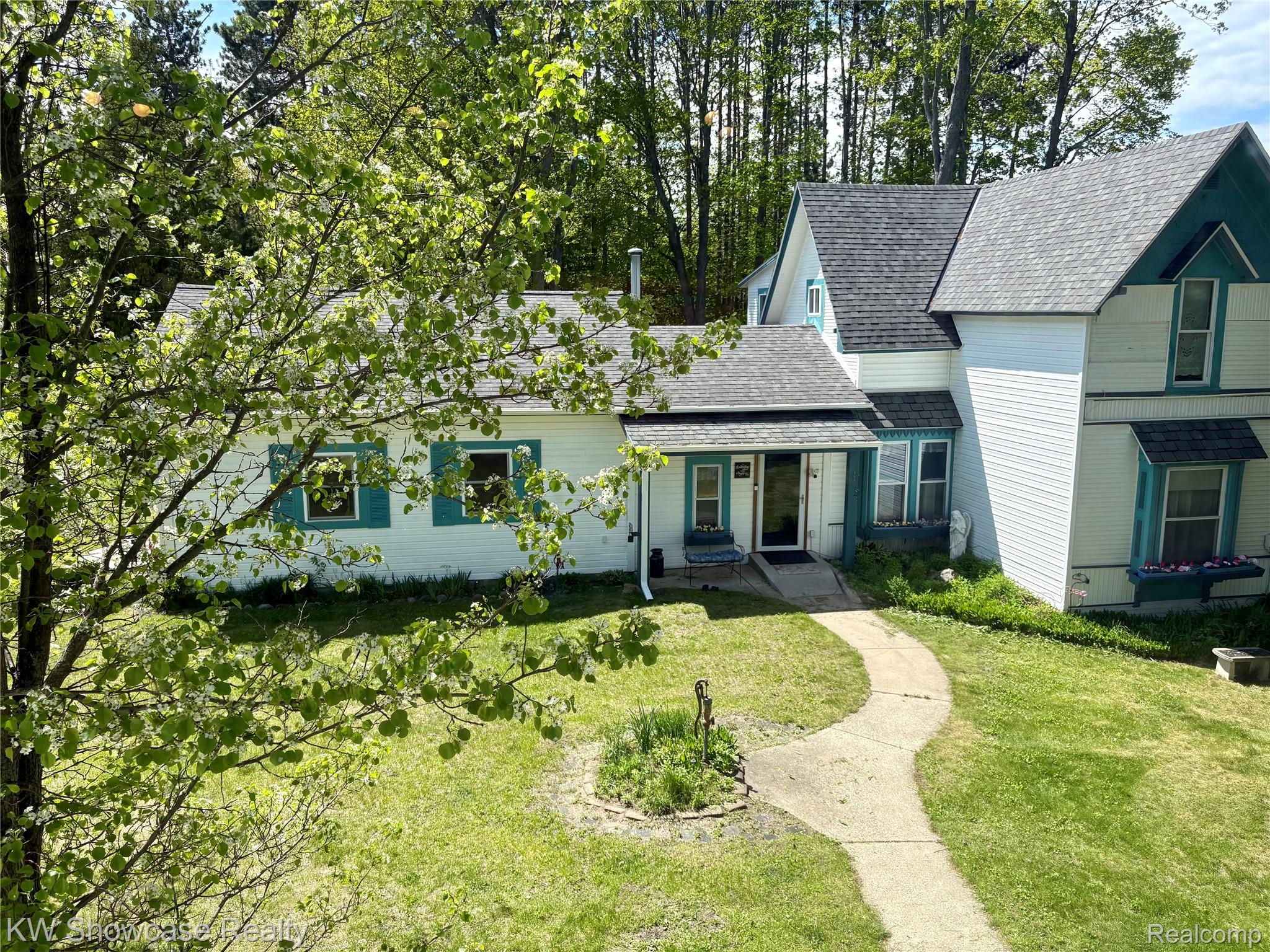 848 State Street Property Photo 7