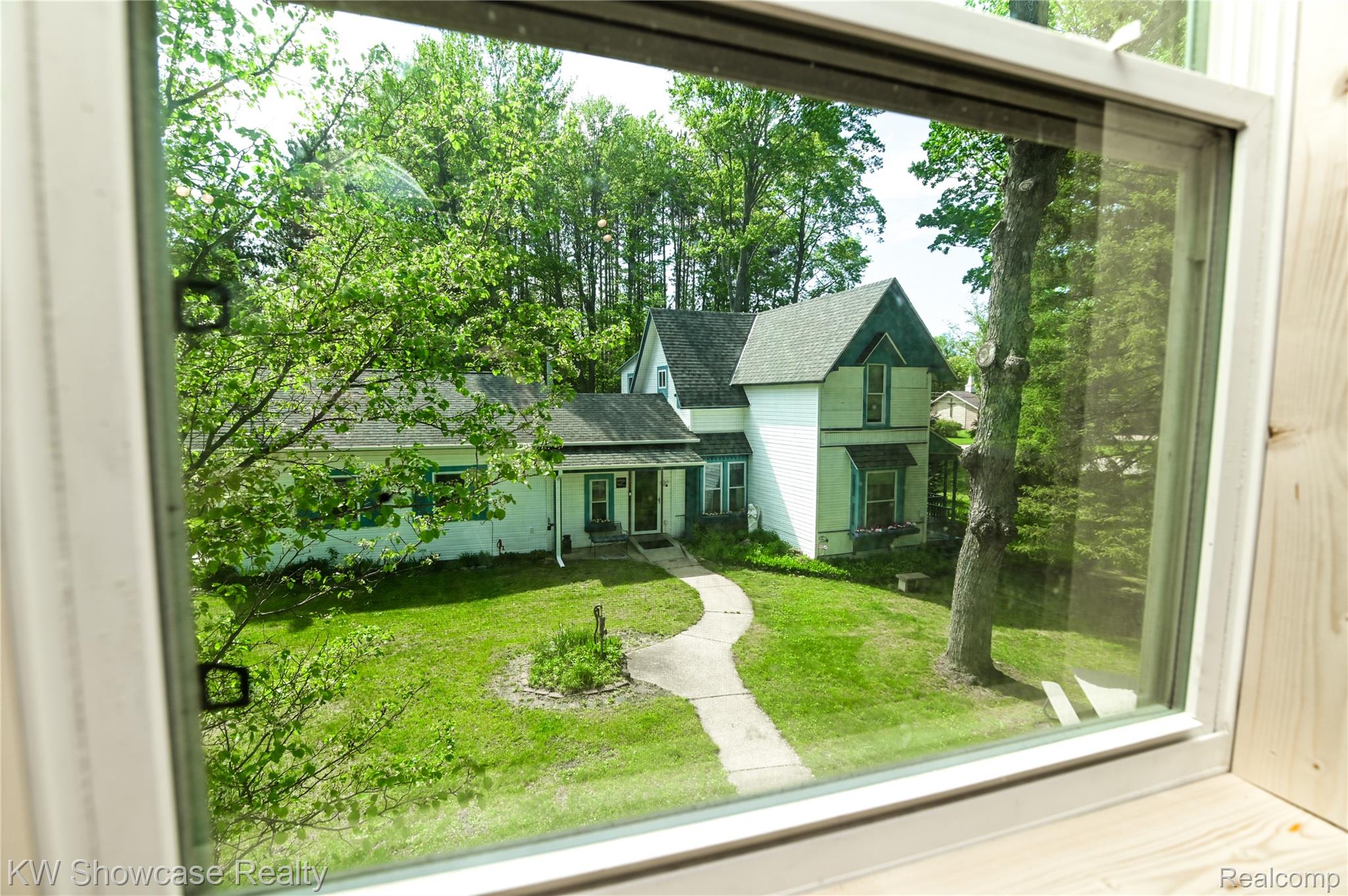 848 State Street Property Photo 15