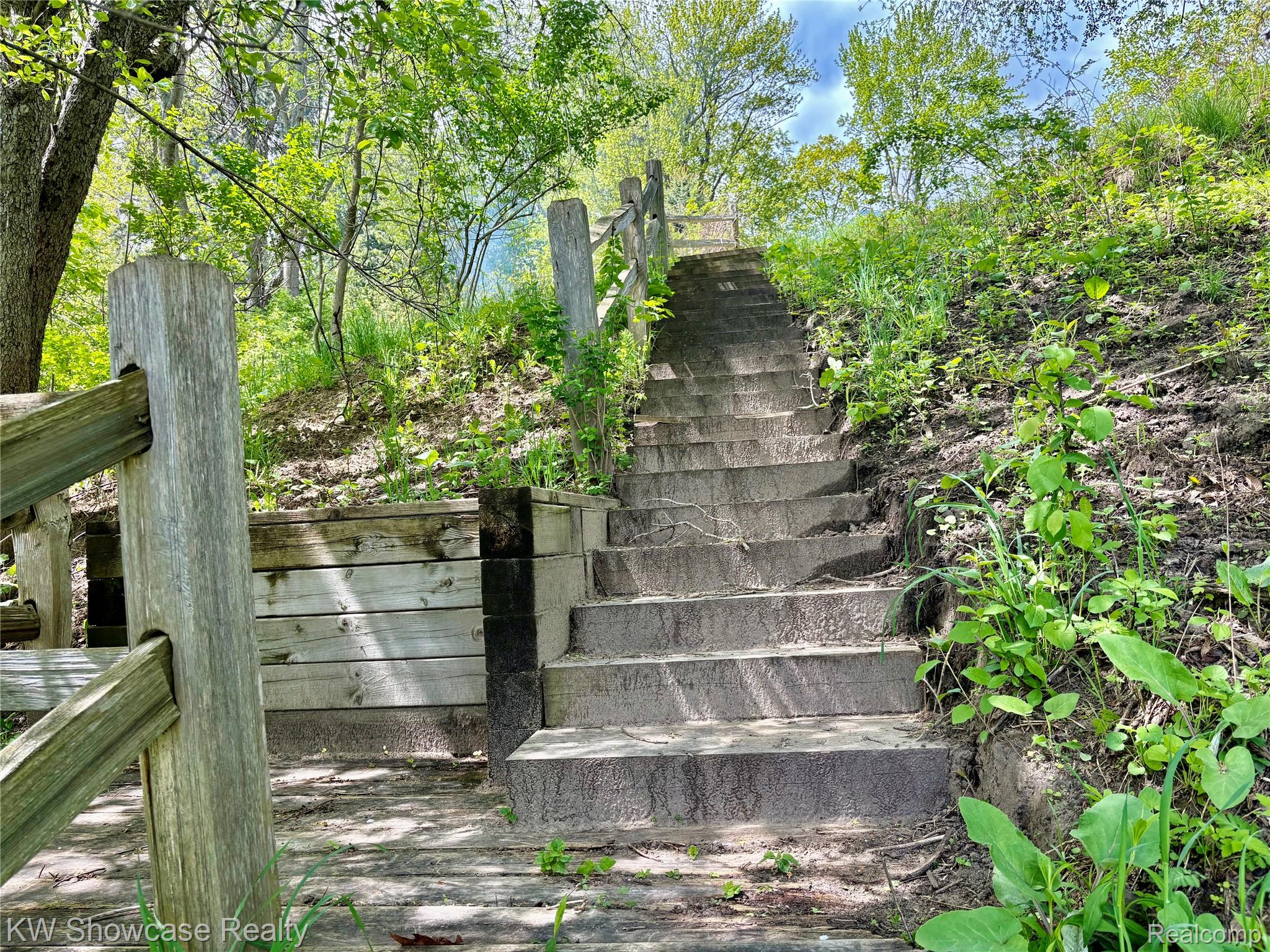 848 State Street Property Photo 17