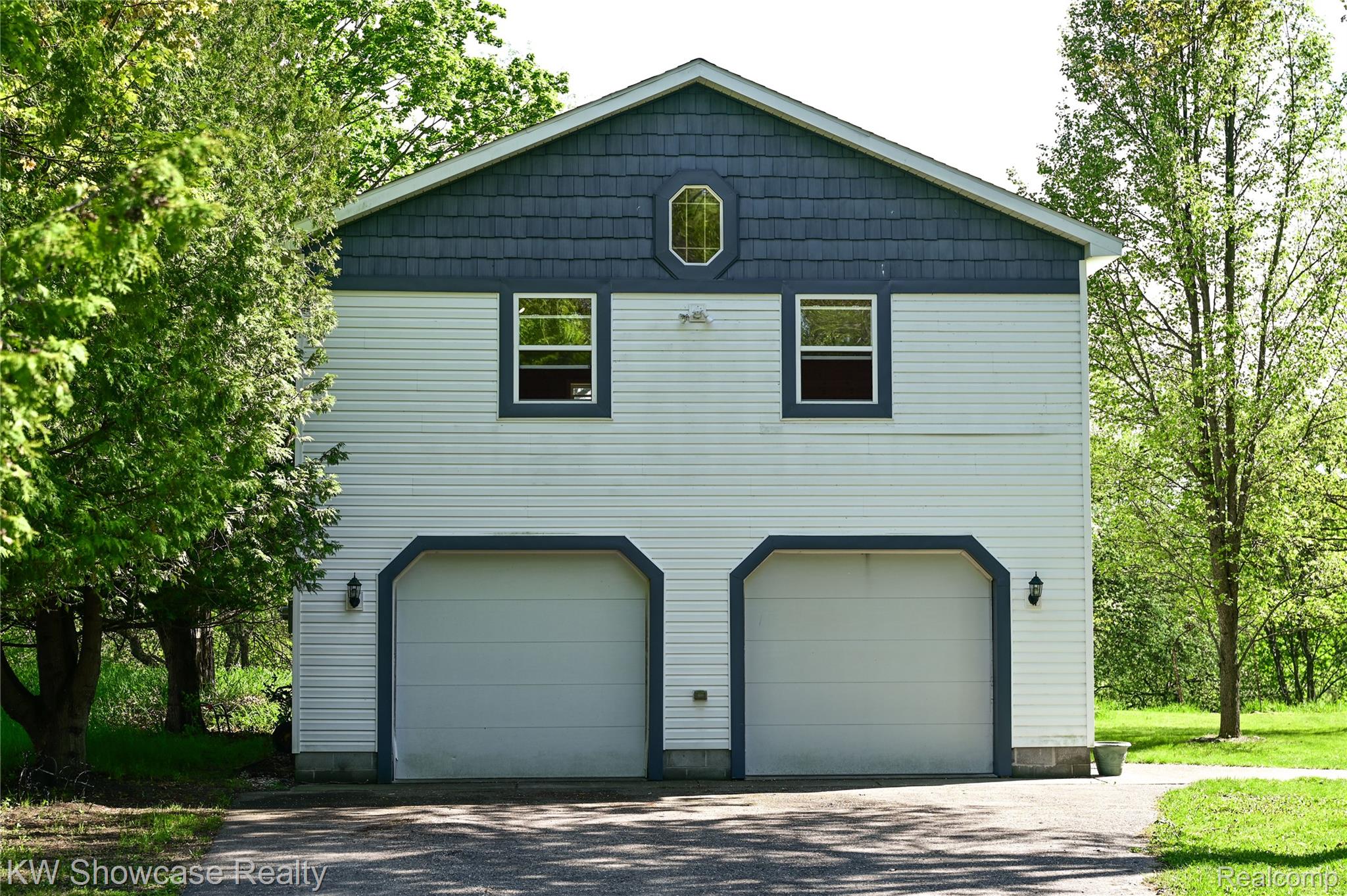 848 State Street Property Photo 18