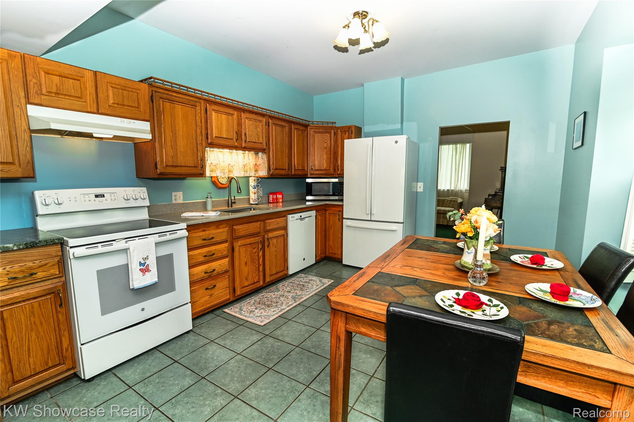 848 State Street Property Photo 27