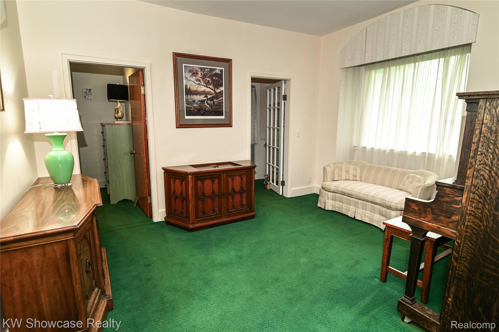 848 State Street Property Photo 37