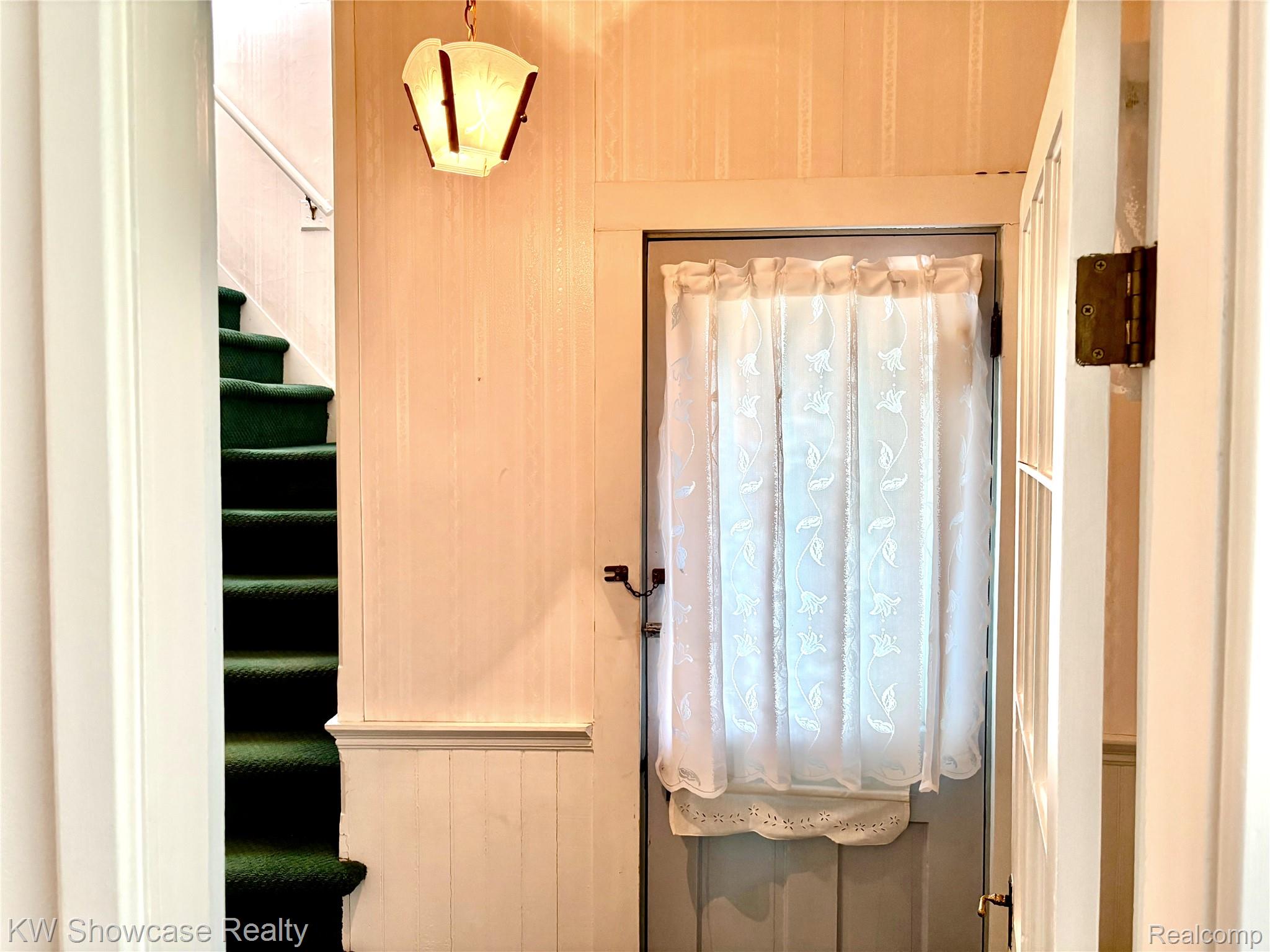 848 State Street Property Photo 38