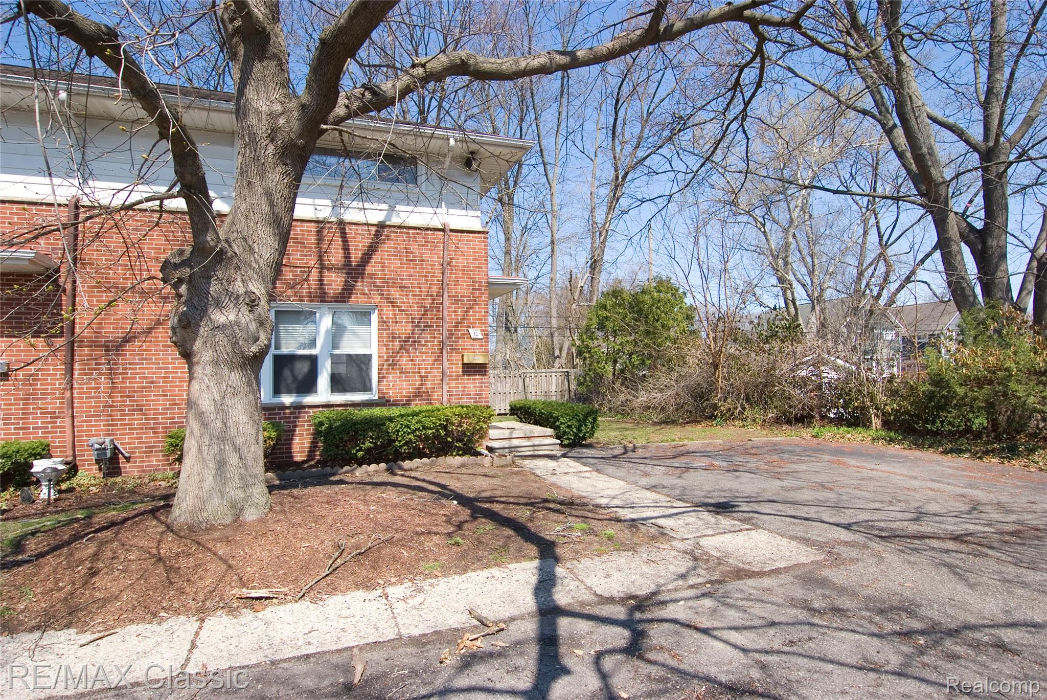2604 Rochester Road Property Photo 2