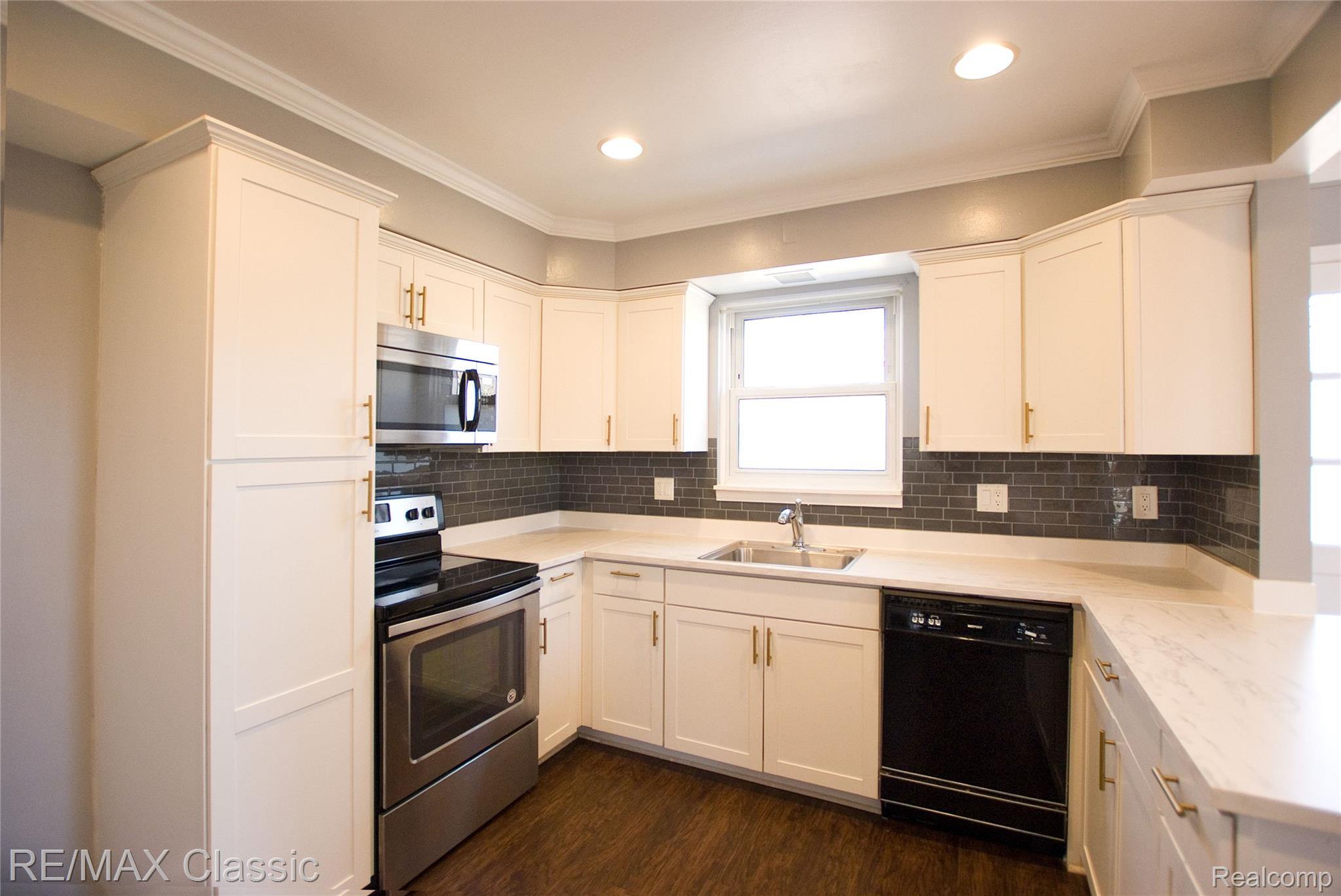 2604 Rochester Road Property Photo 10