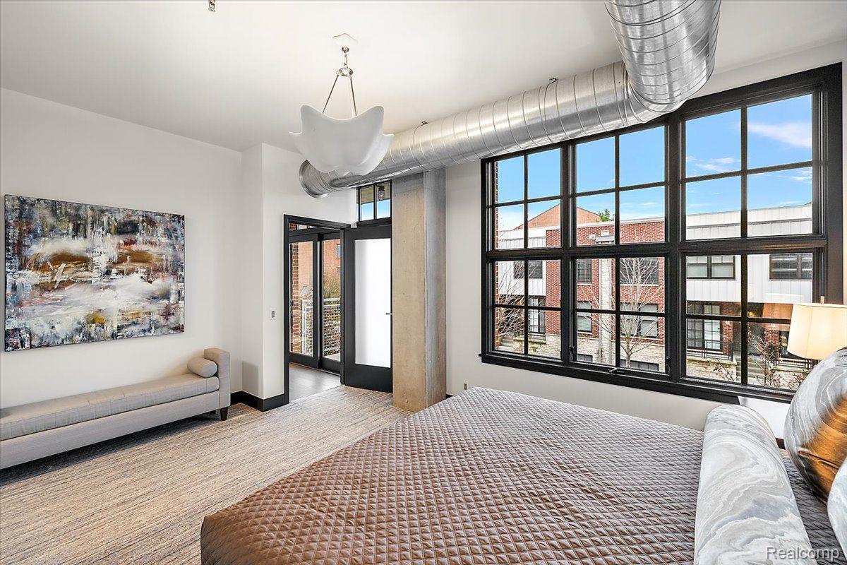 2051 Villa Road 405 Property Photo 13