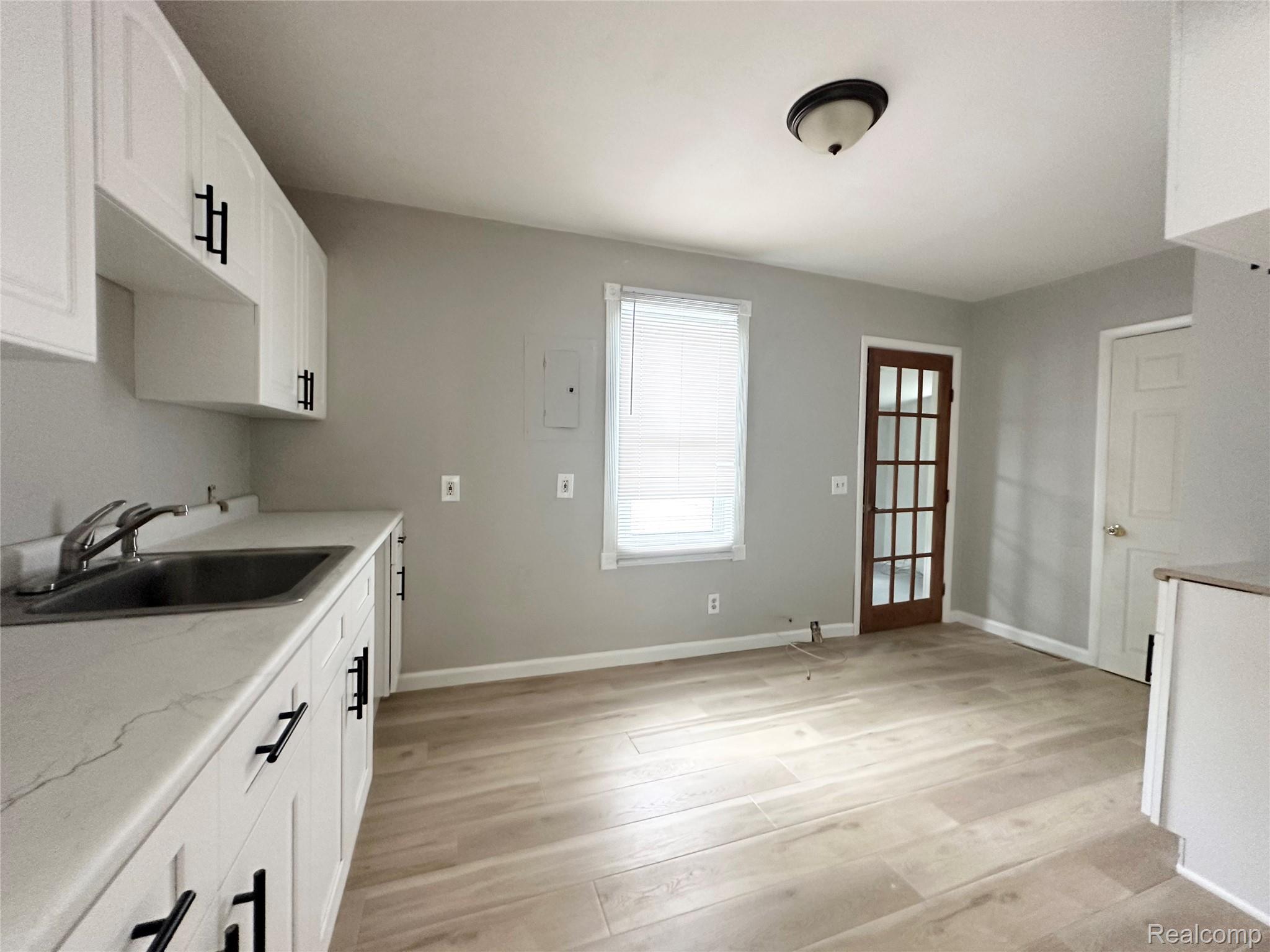 7027 Meadow Avenue Property Photo 6