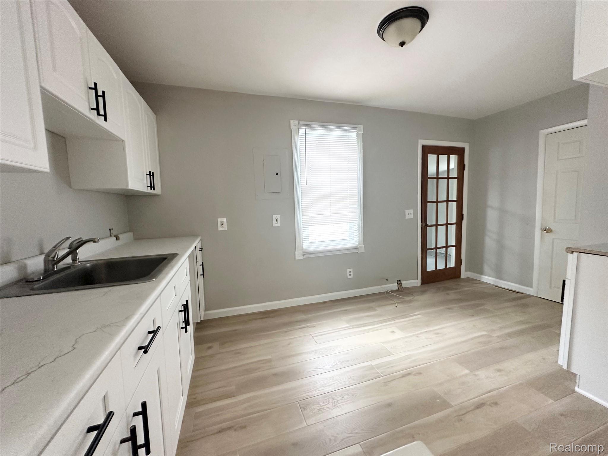 7027 Meadow Avenue Property Photo 7