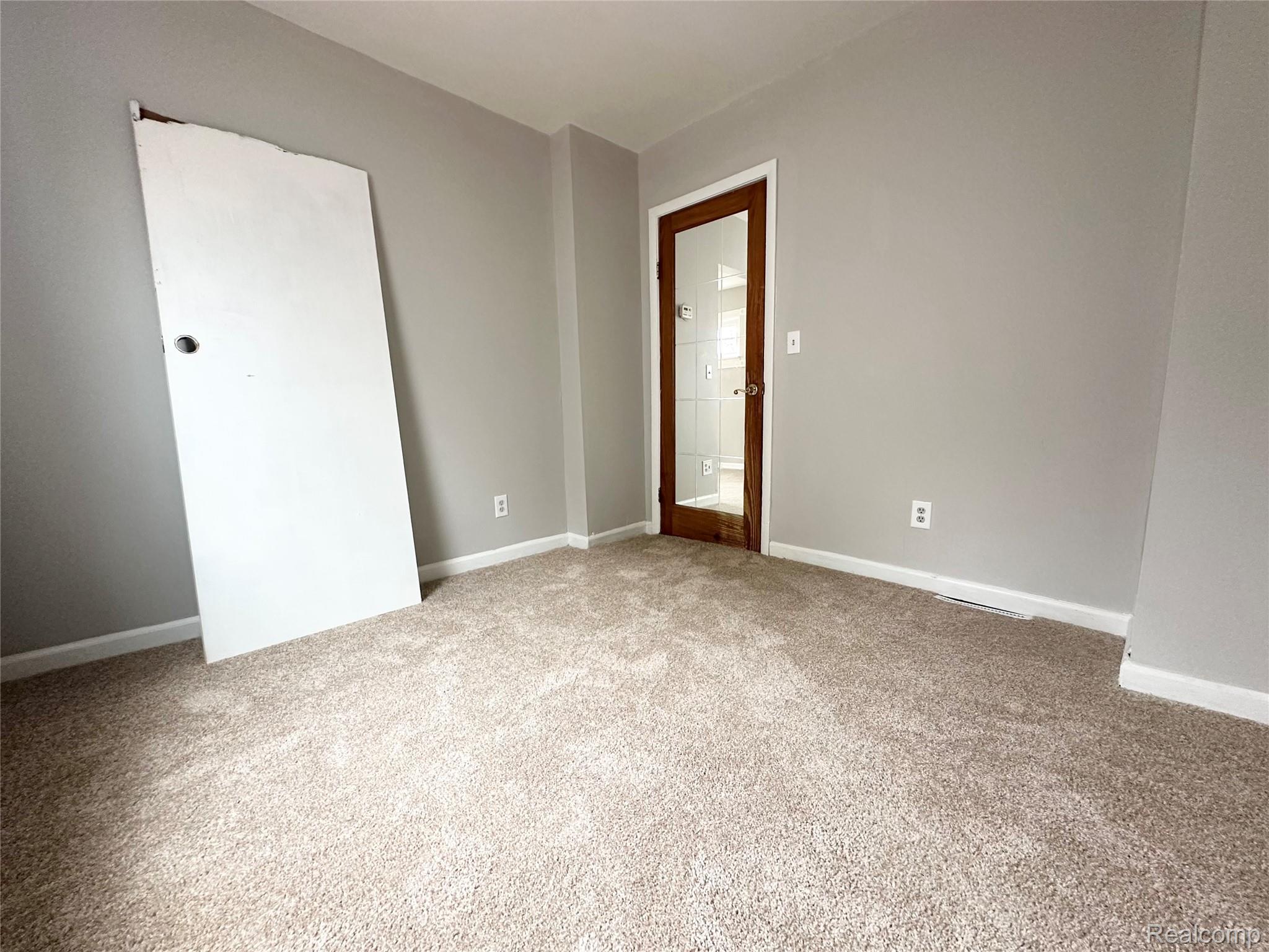 7027 Meadow Avenue Property Photo 9