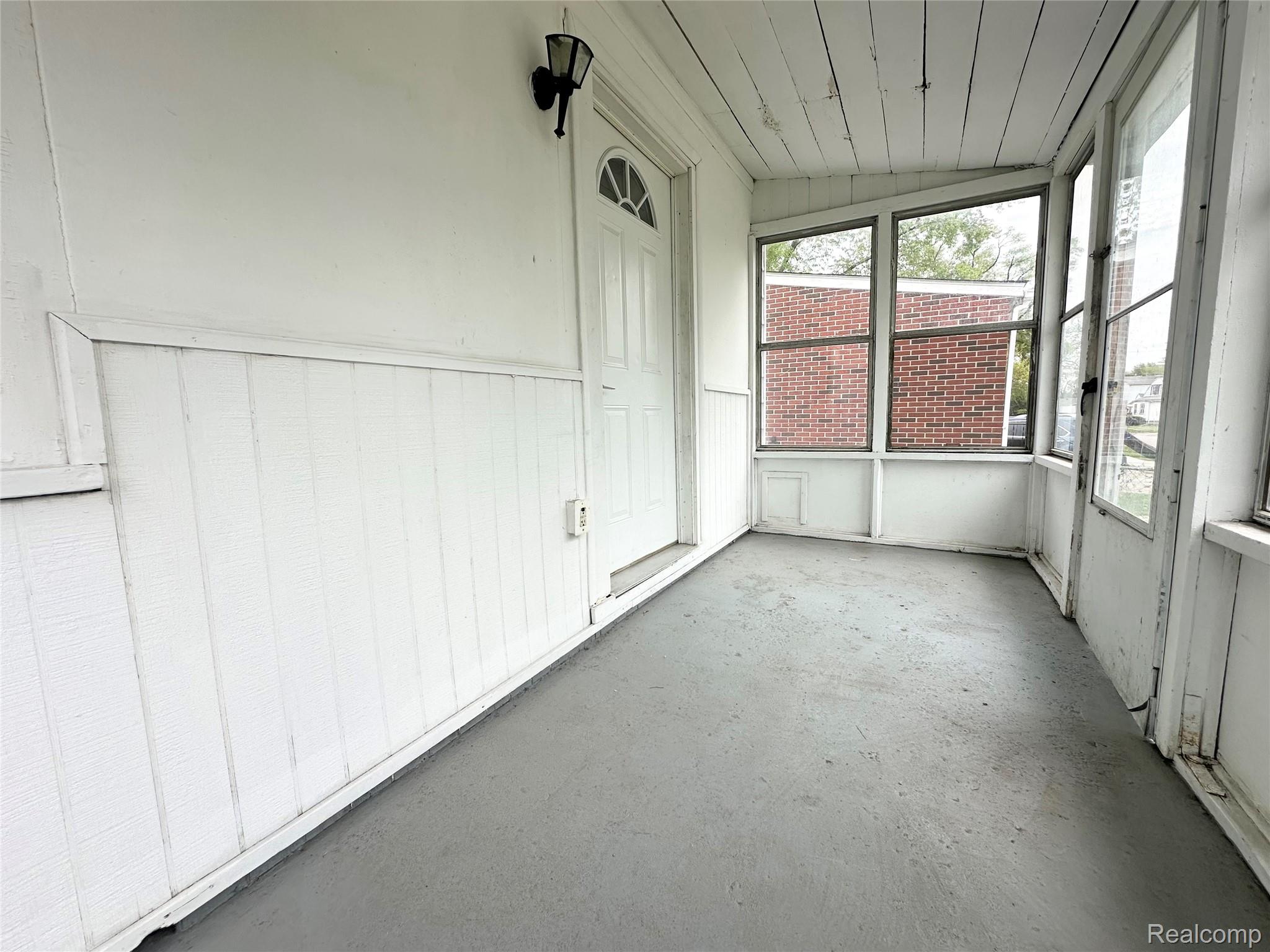 7027 Meadow Avenue Property Photo 12