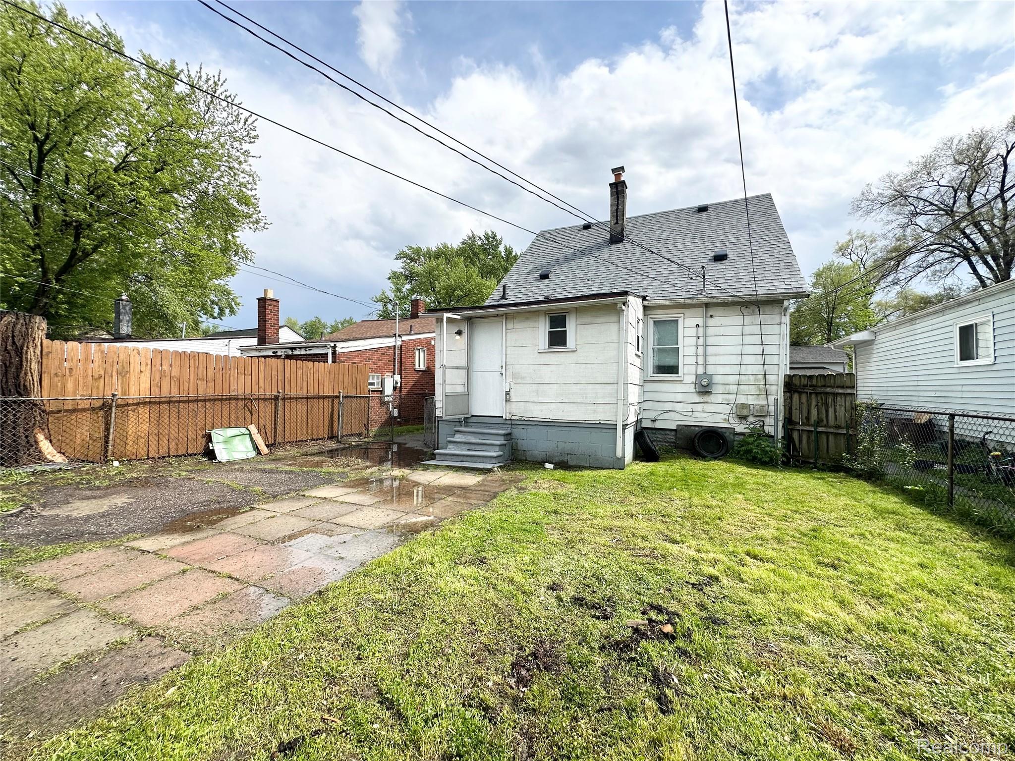 7027 Meadow Avenue Property Photo 13
