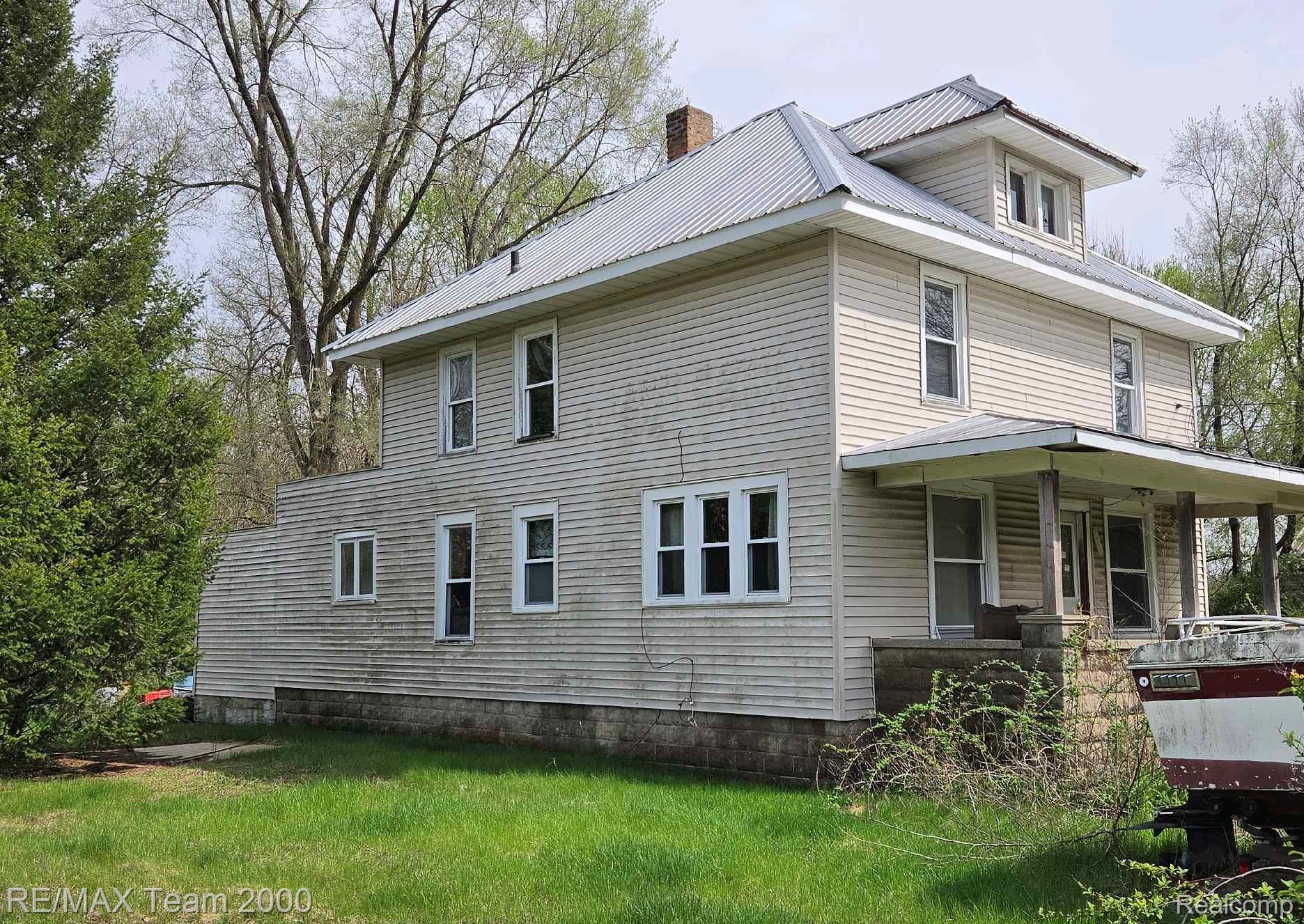 10030 Lewis Avenue Property Photo 2