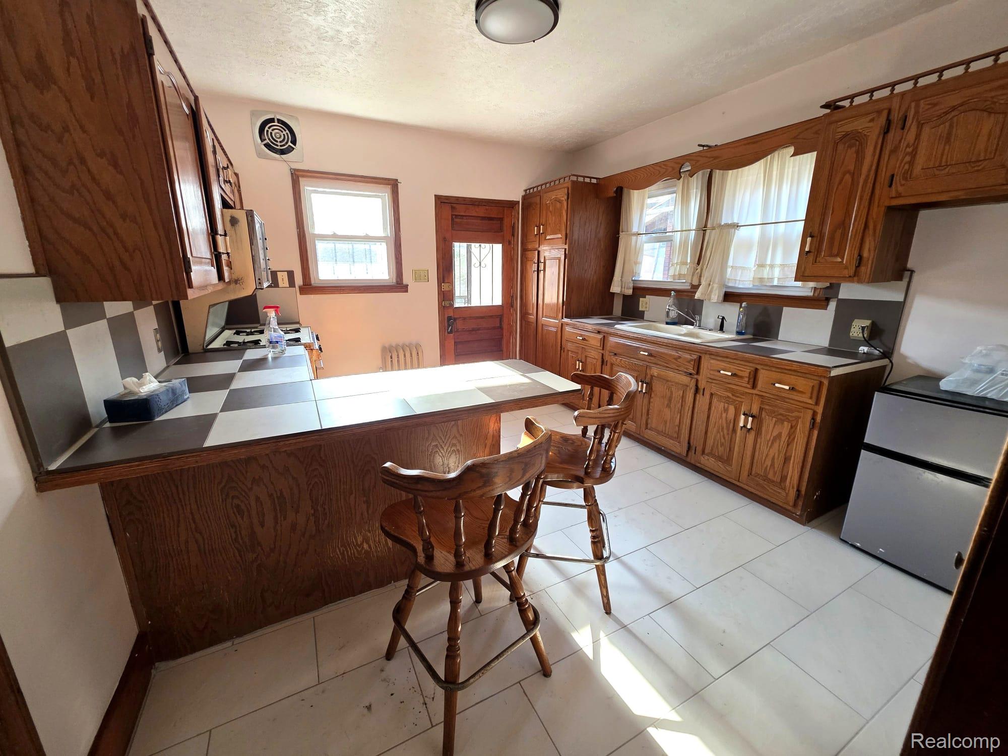 15923 Normandy Street Property Photo 9