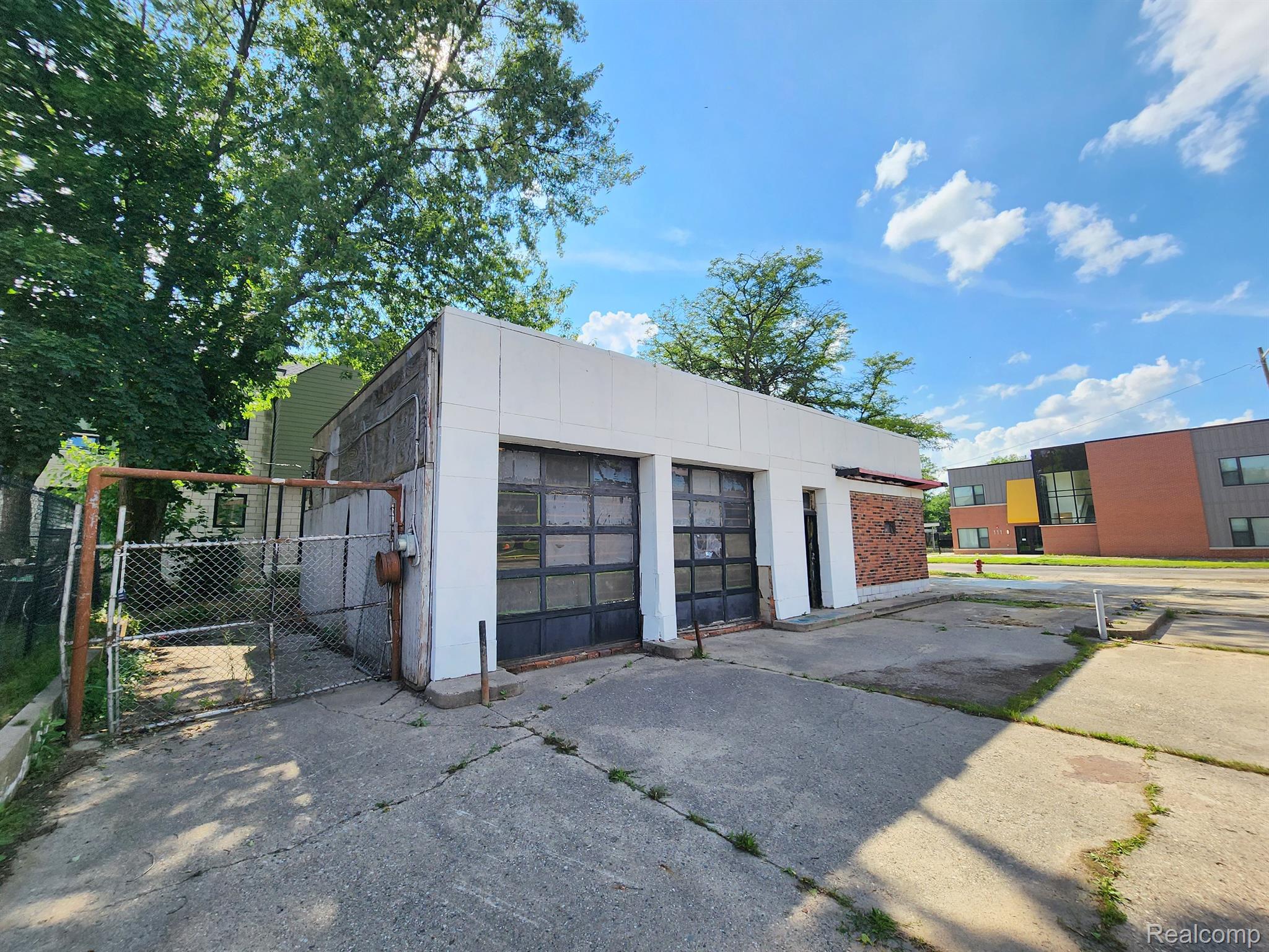 8041 John R Street Property Photo 3